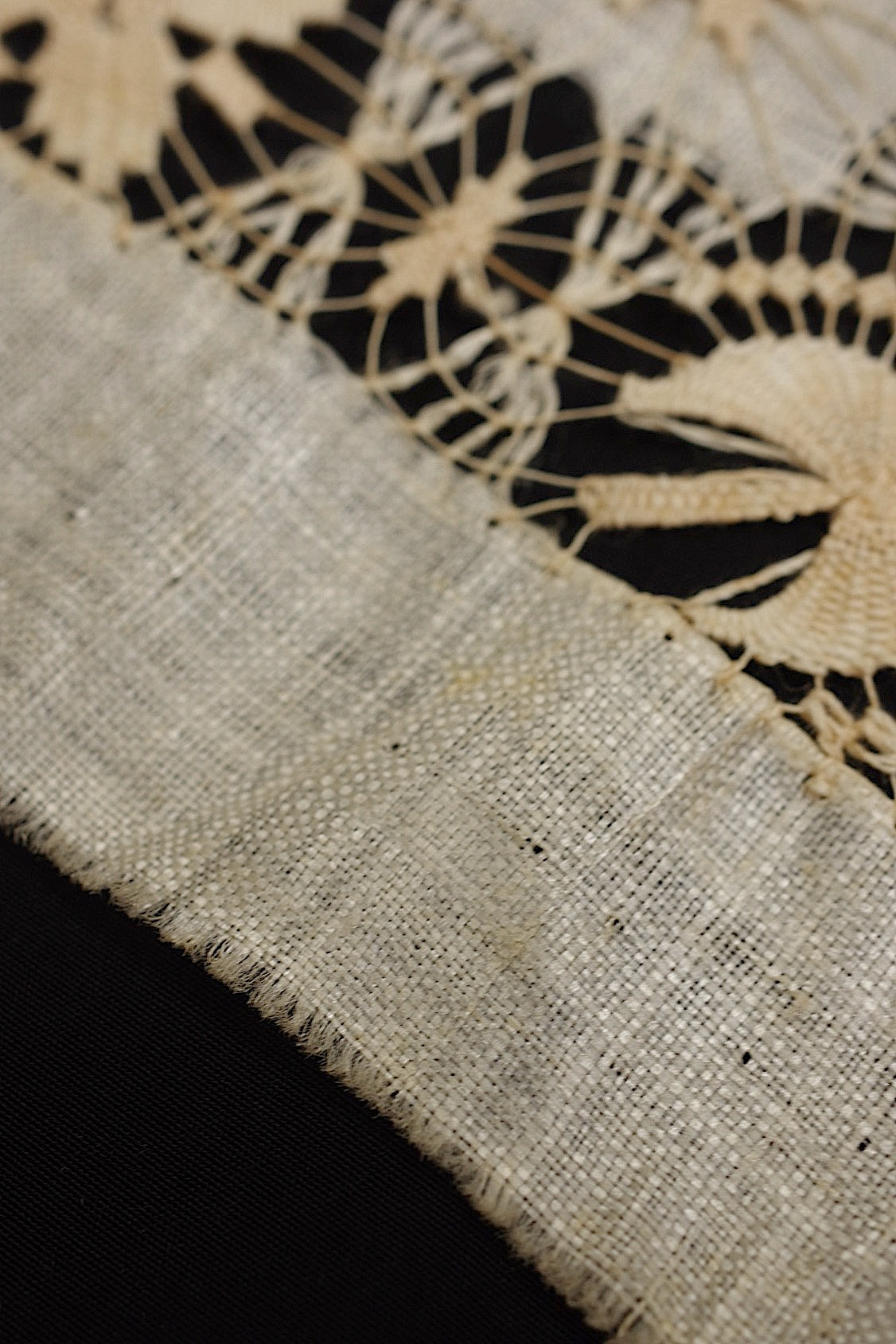 アンティークレース dentelle ancienne 322cm .FR a l'epoque
