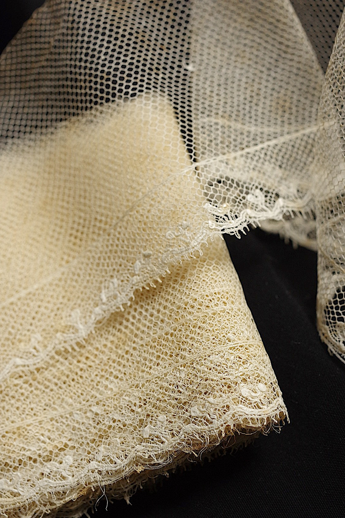 アンティークレース dentelle ancienne 100cm+440cm .FR a l'epoque