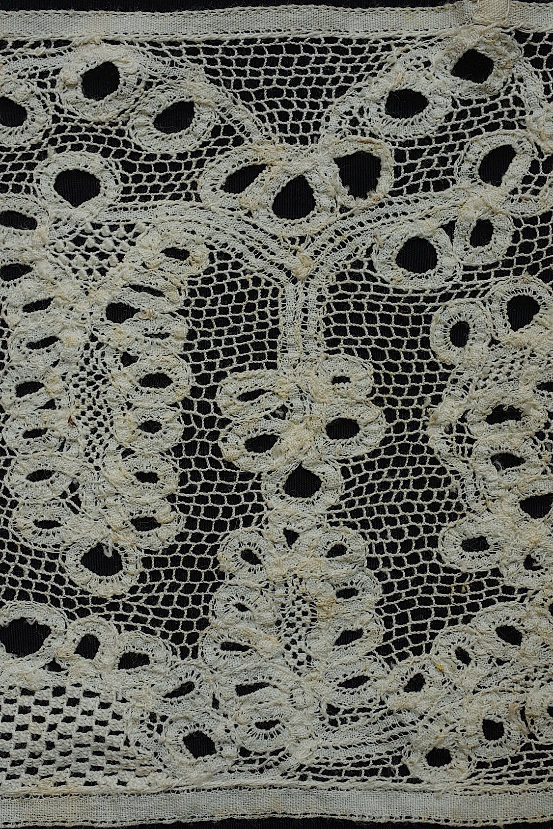 アンティークレース dentelle ancienne 285cm .FR a l'epoque