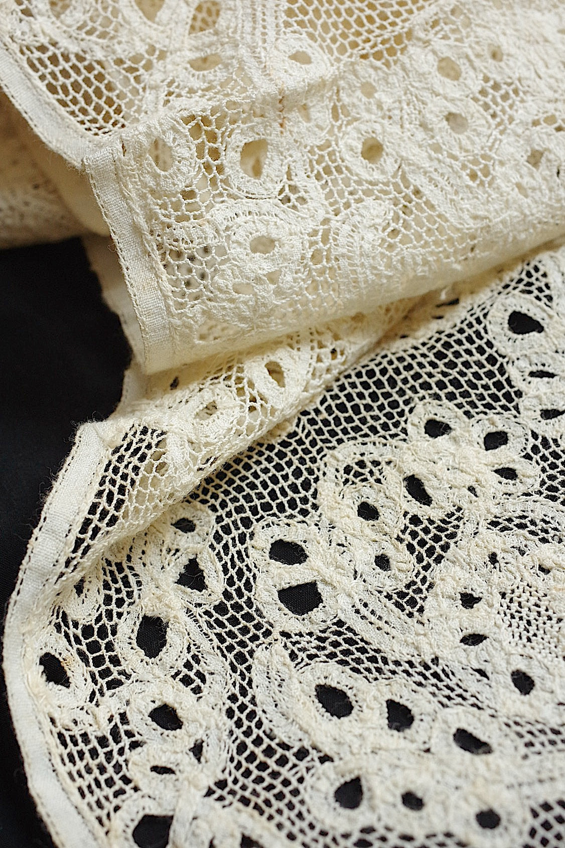 アンティークレース dentelle ancienne 285cm .FR a l'epoque