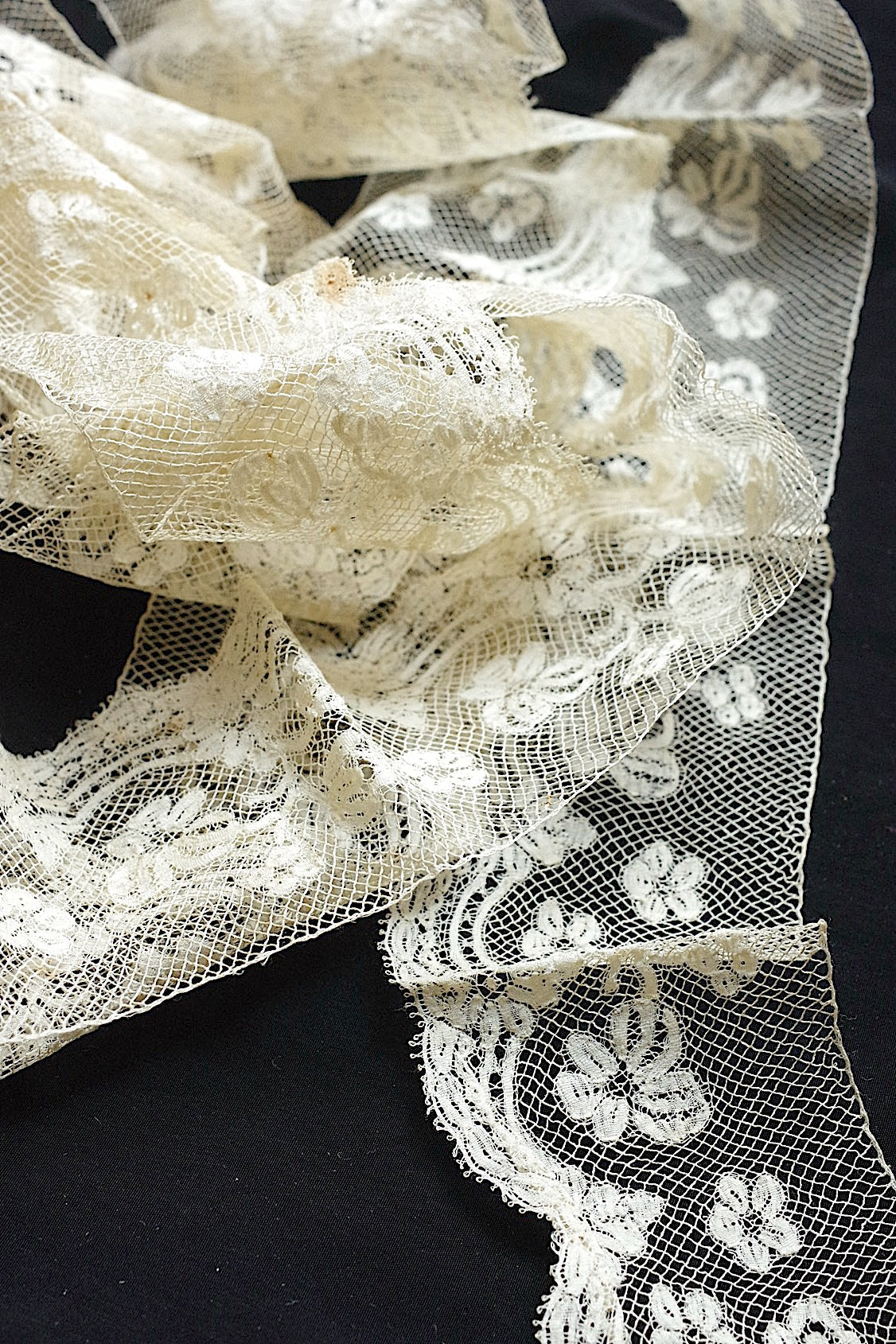 アンティークレース dentelle ancienne ハギレ 240cm .FR a l'epoque