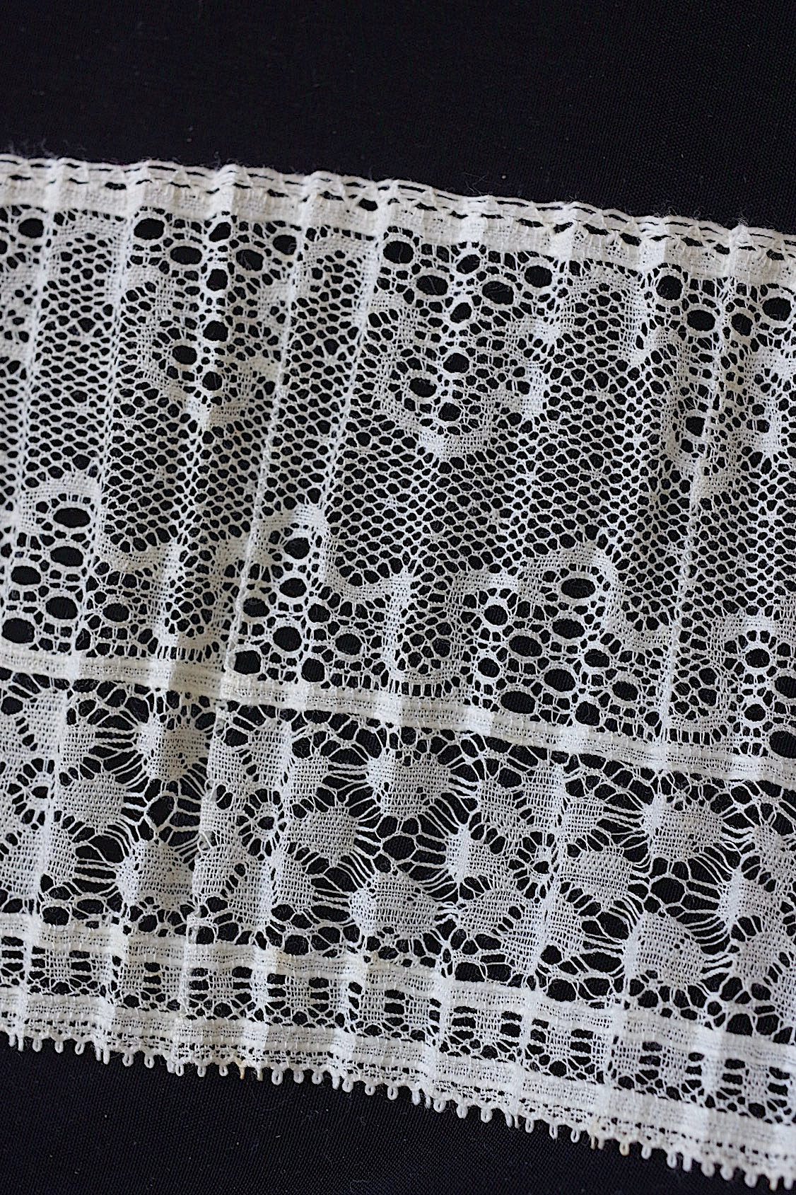 アンティークレース dentelle ancienne 290cm プリーツ .FR a l'epoque