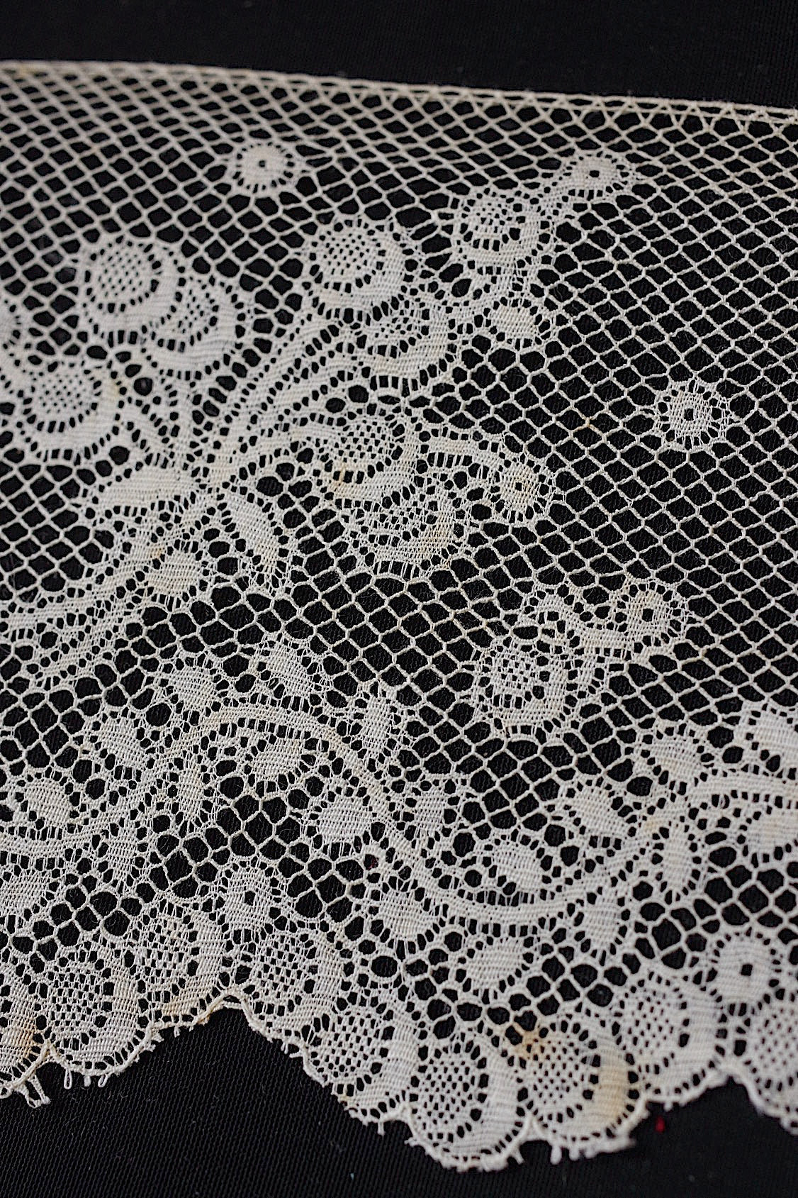 アンティークレース dentelle ancienne 500cm .FR a l'epoque