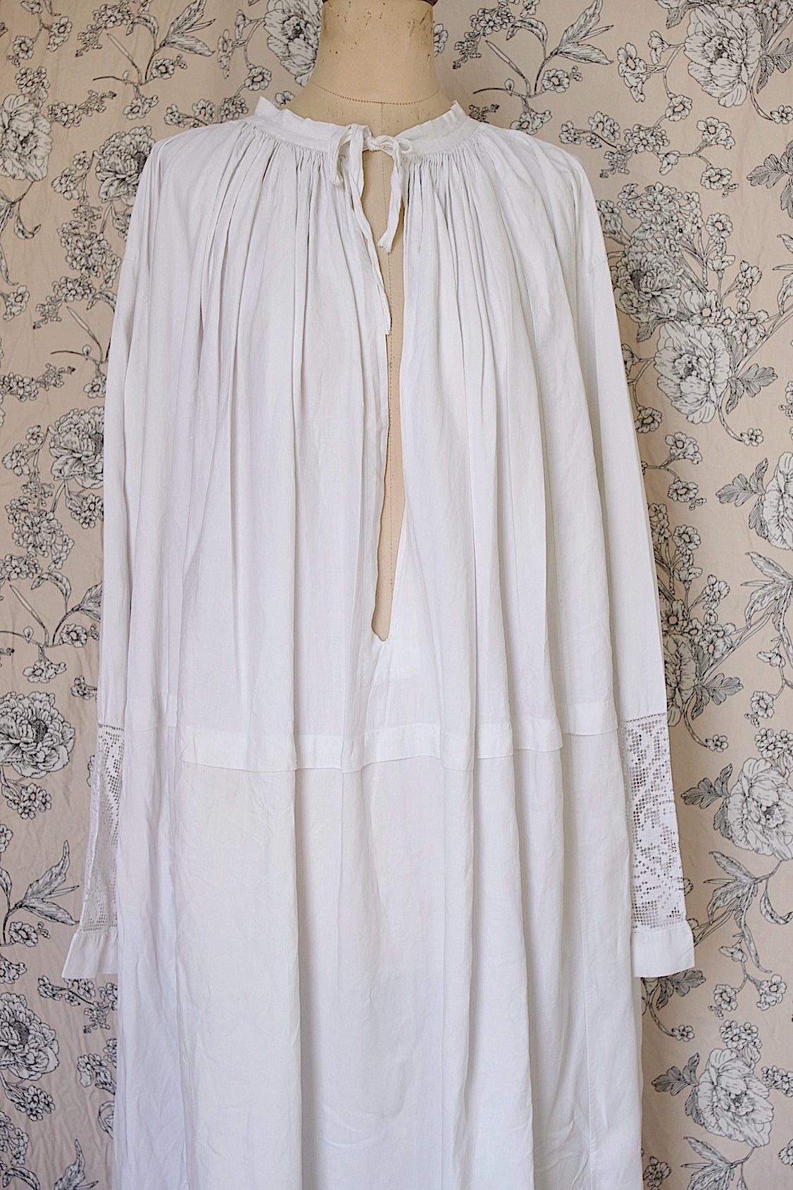 アンティーク司祭服 vêtement antique 2 .FR a l'epoque