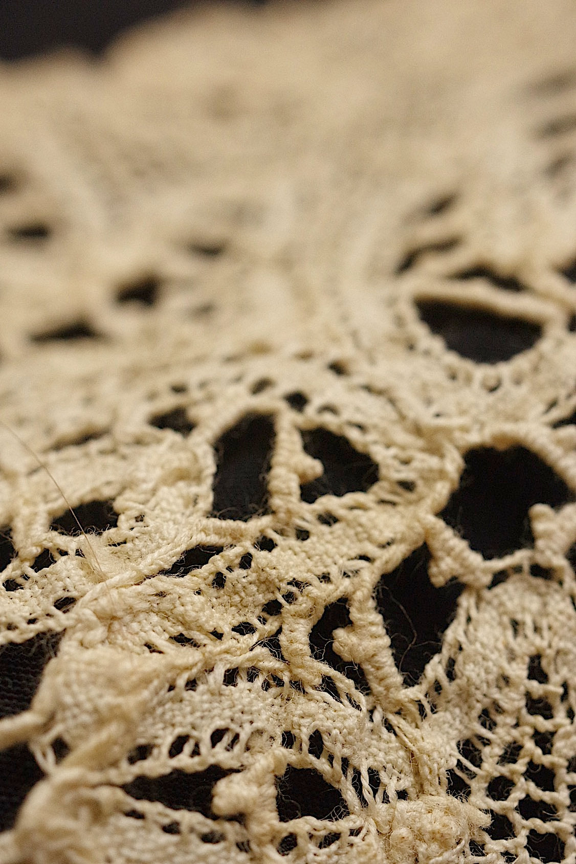 アンティークレース dentelle ancienne nappron .FR a l'epoque