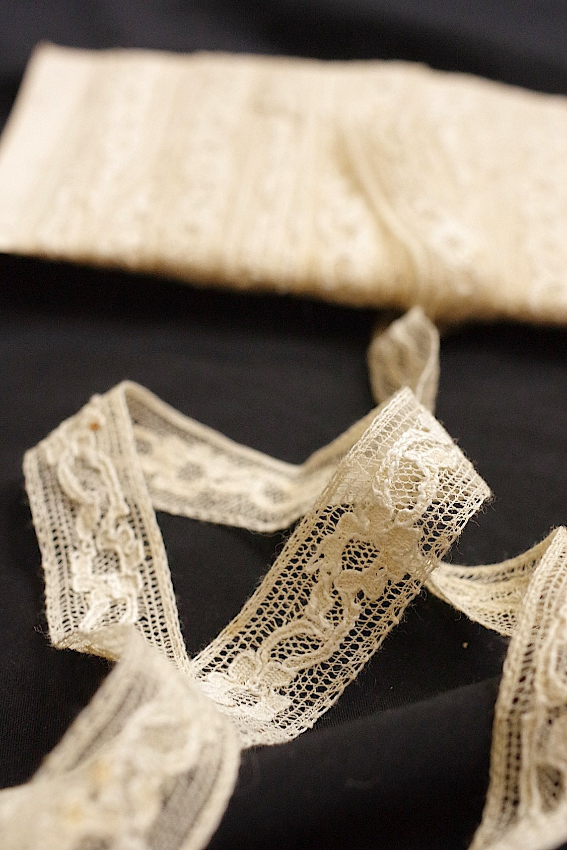 アンティークレース dentelle ancienne 180cm 560cm .FR a l'epoque