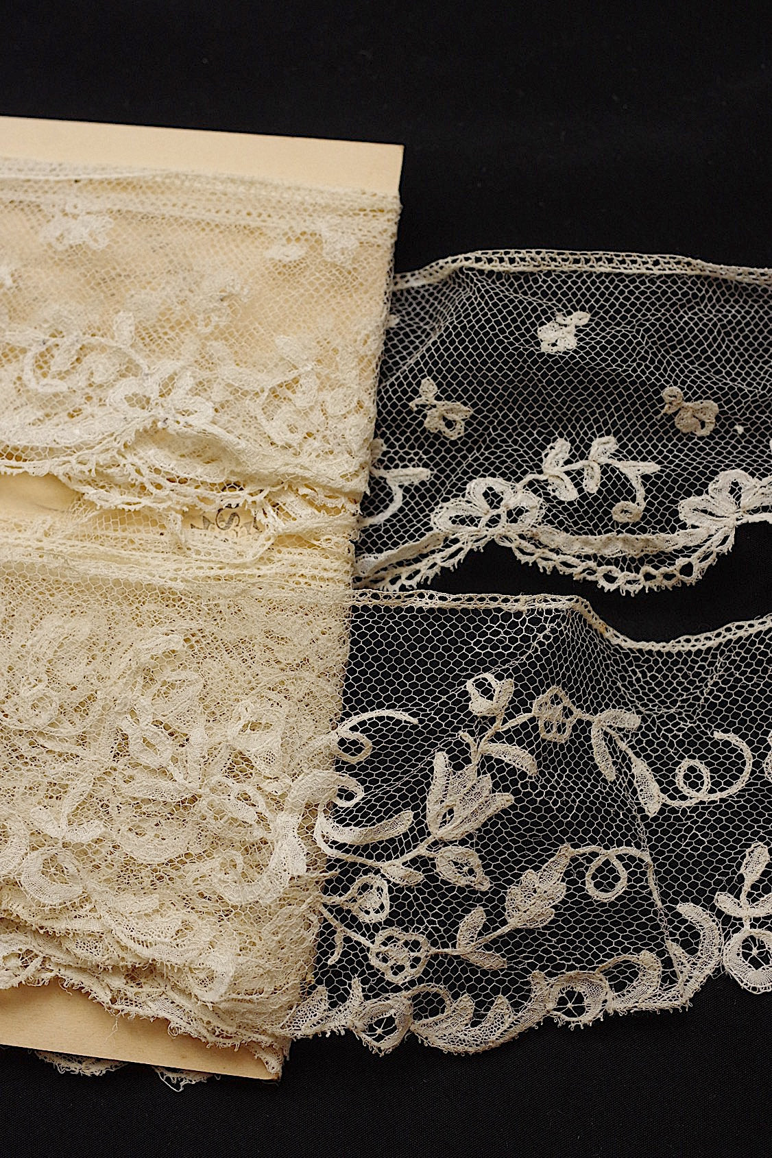 アンティークレース dentelle ancienne アプリカッションアングレテール 2種 .FR a l'epoque