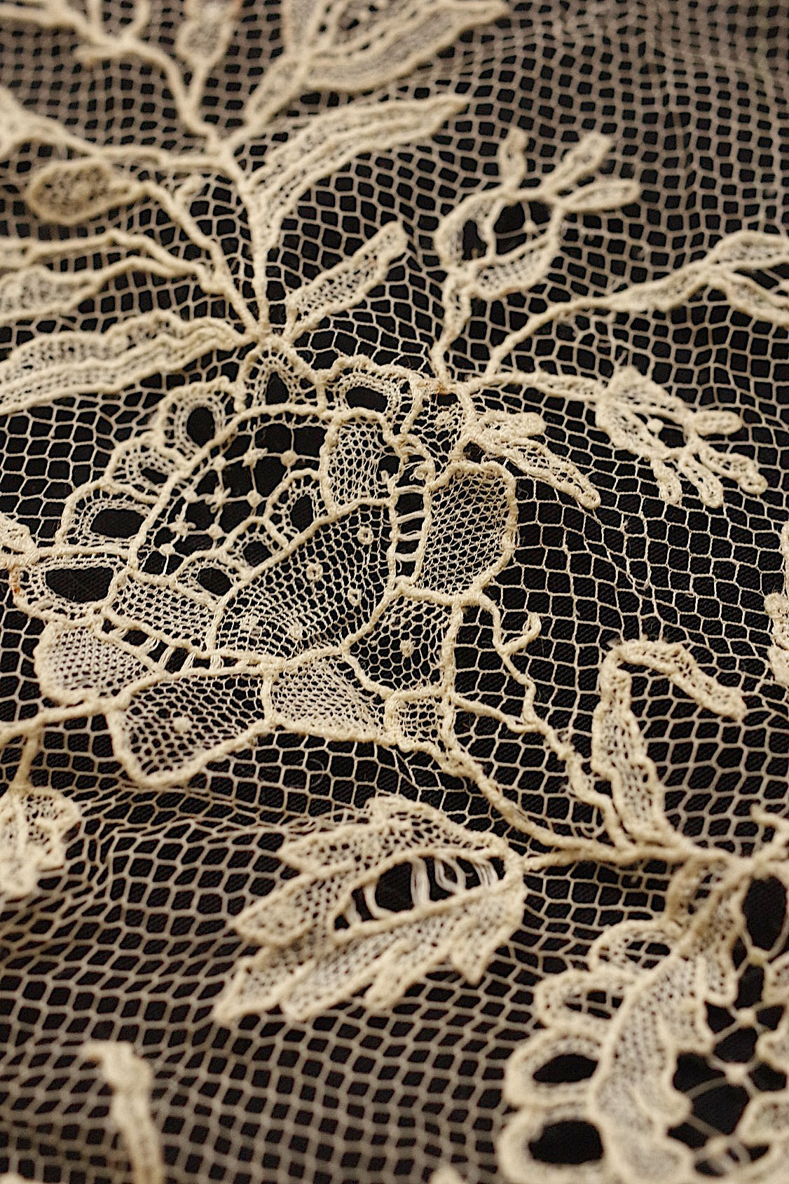 アンティークレース dentelle ancienne アプリカッションブリュクセル ベール .FR a l'epoque