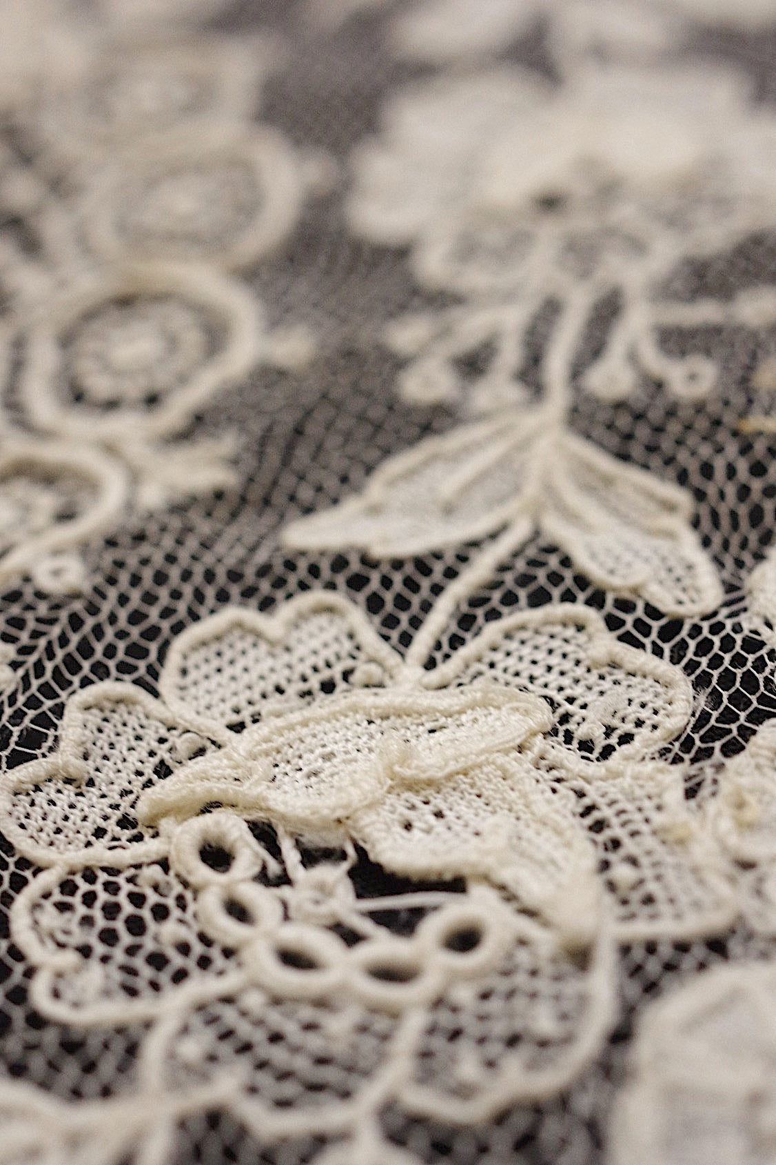 アンティークレース dentelle ancienne ホニトン ブリュクセルmix .FR a l'epoque