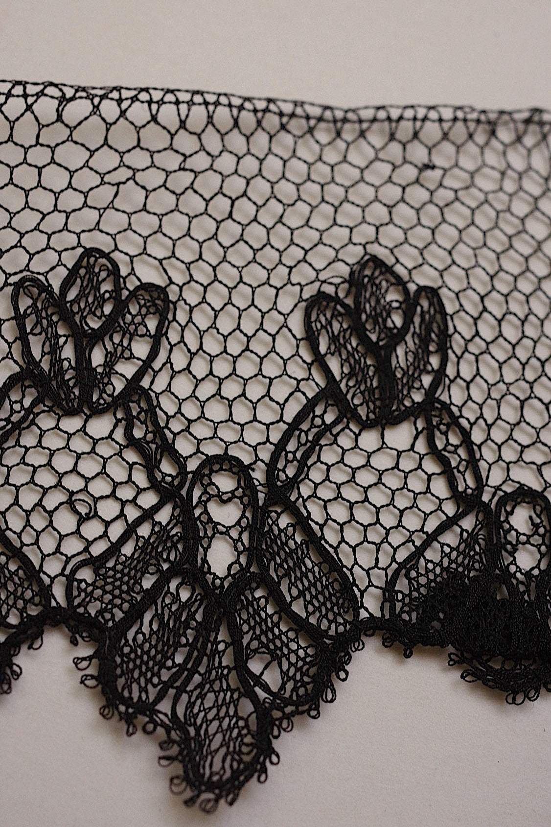 アンティークレース dentelle ancienne 黒レース シャンティイ 900cm .FR a l'epoque