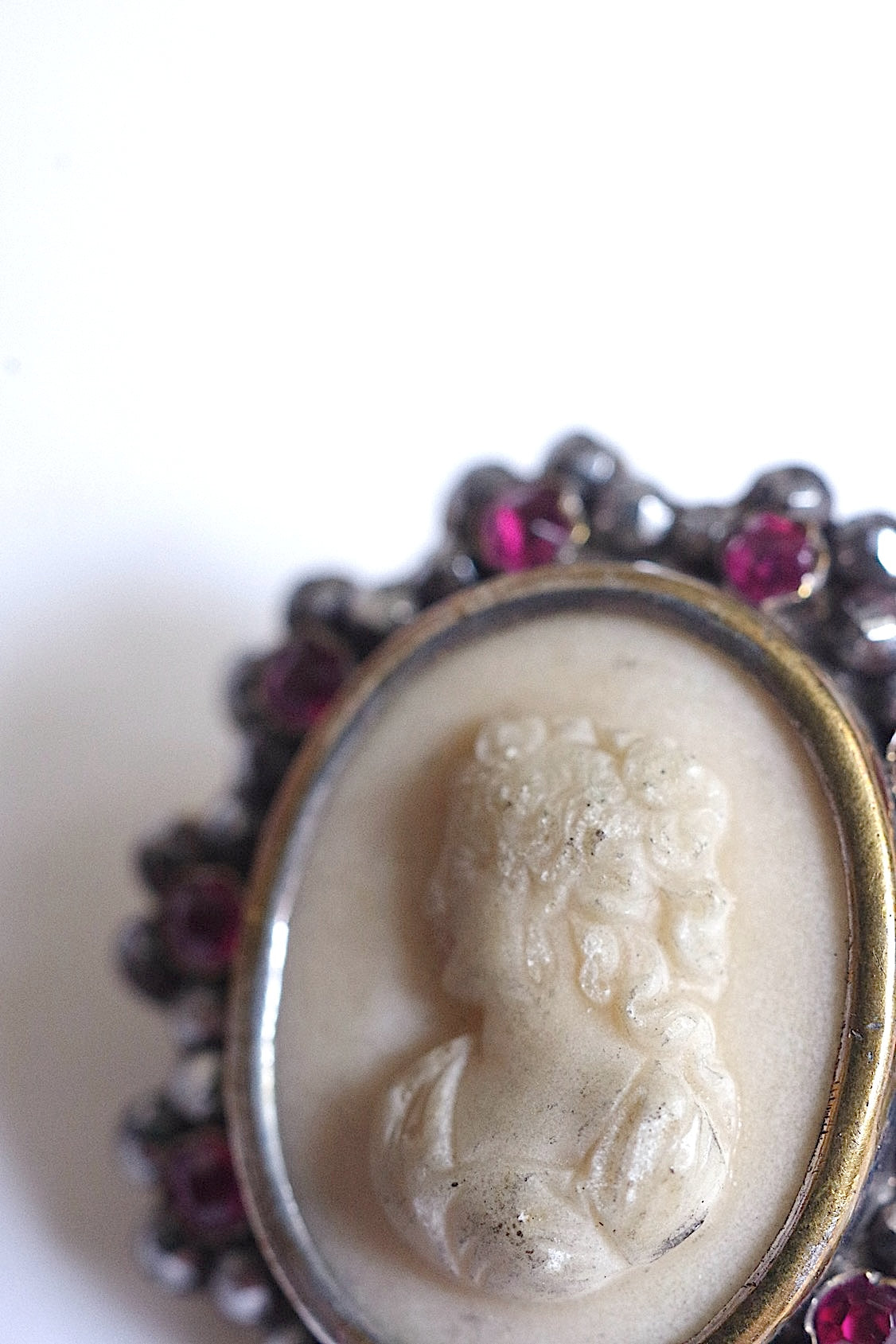 アンティークブローチ antique brooch  カメオ .FR a l'epoque