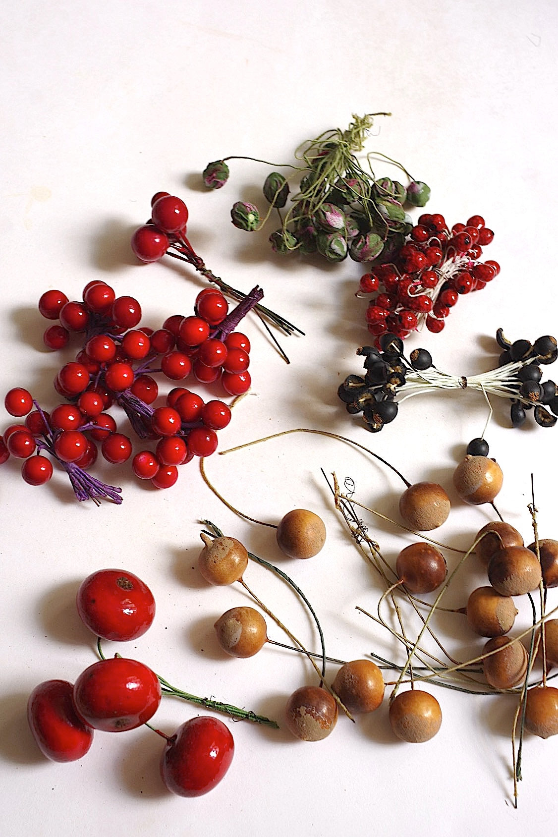 ヴィンテージ雑貨 Bouquet de fleurs vintage実のコサージュ lot .FR a l'epoque