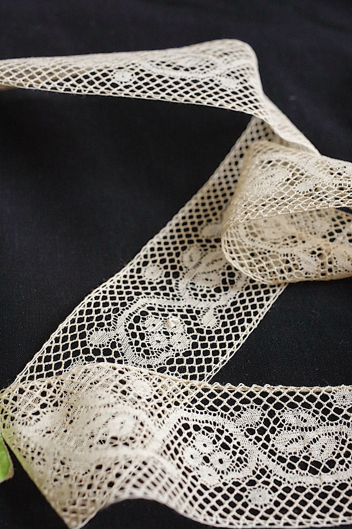 アンティークレース dentelle ancienne 2種 .FR a l'epoque