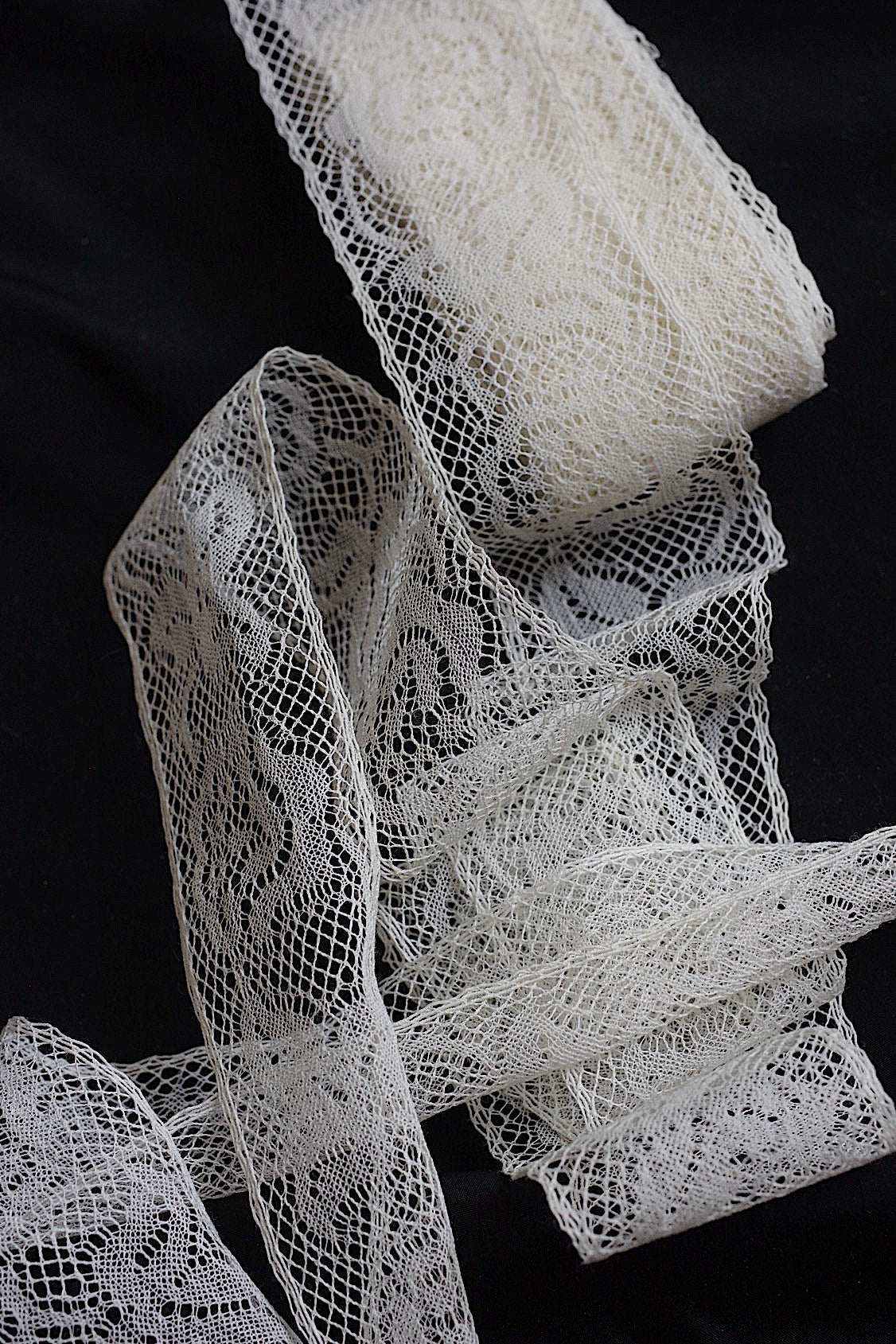 アンティークレース dentelle ancienne 695cm .FR a l'epoque