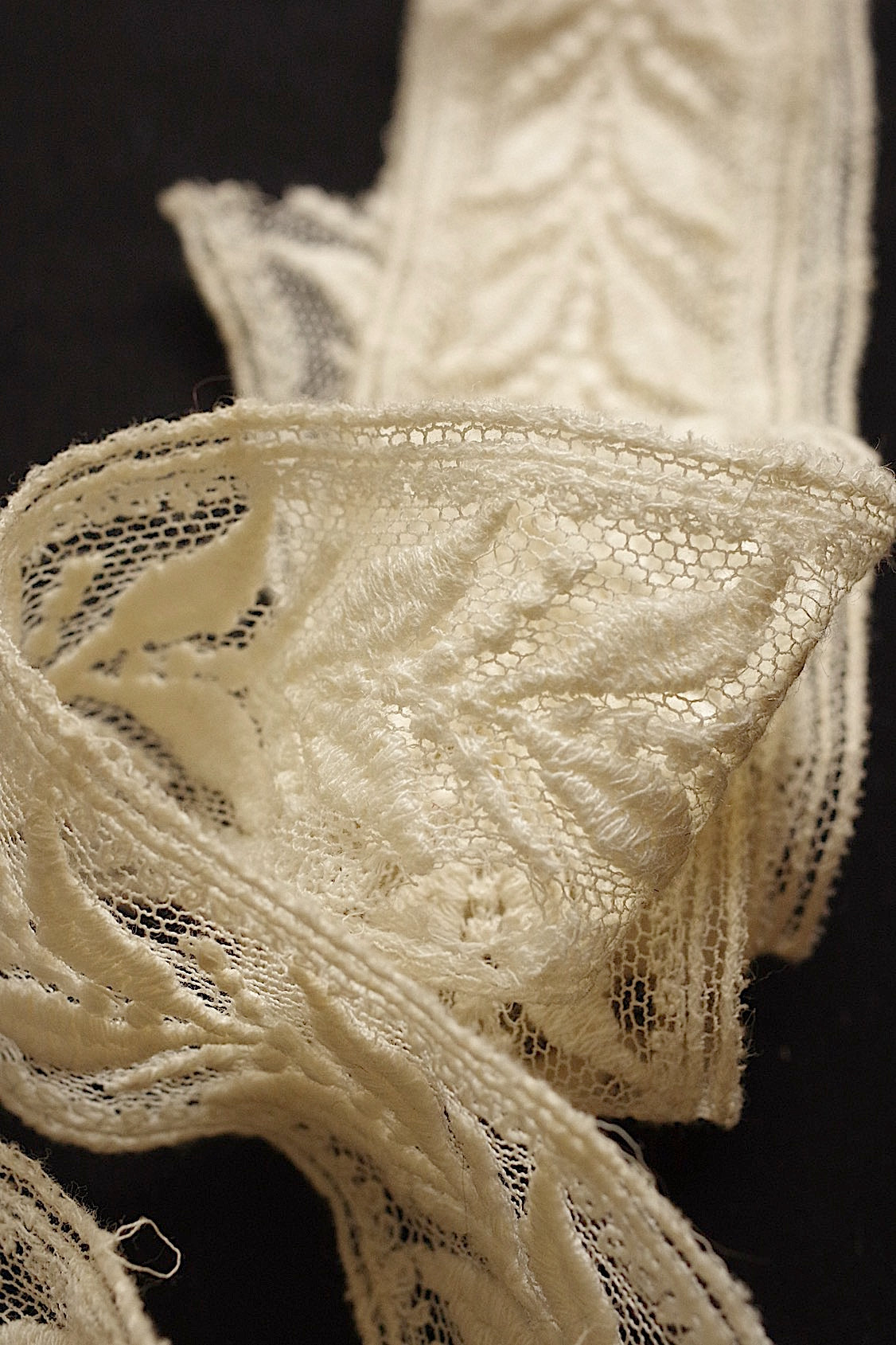 アンティークレース dentelle ancienne 2種 .FR a l'epoque