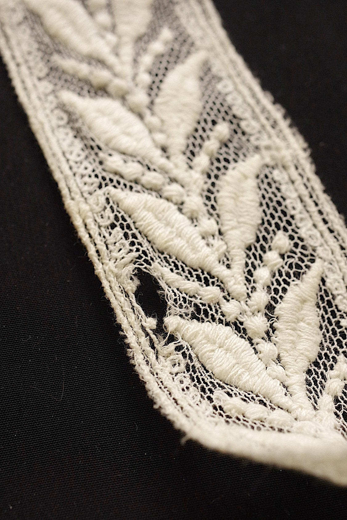 アンティークレース dentelle ancienne 2種 .FR a l'epoque