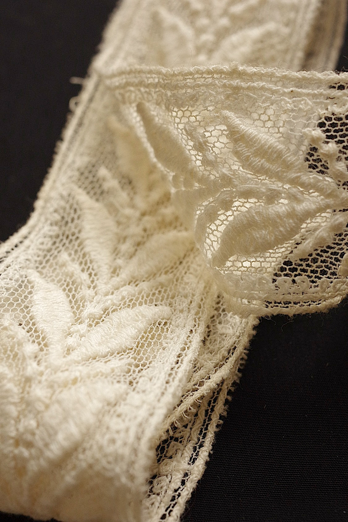 アンティークレース dentelle ancienne 2種 .FR a l'epoque