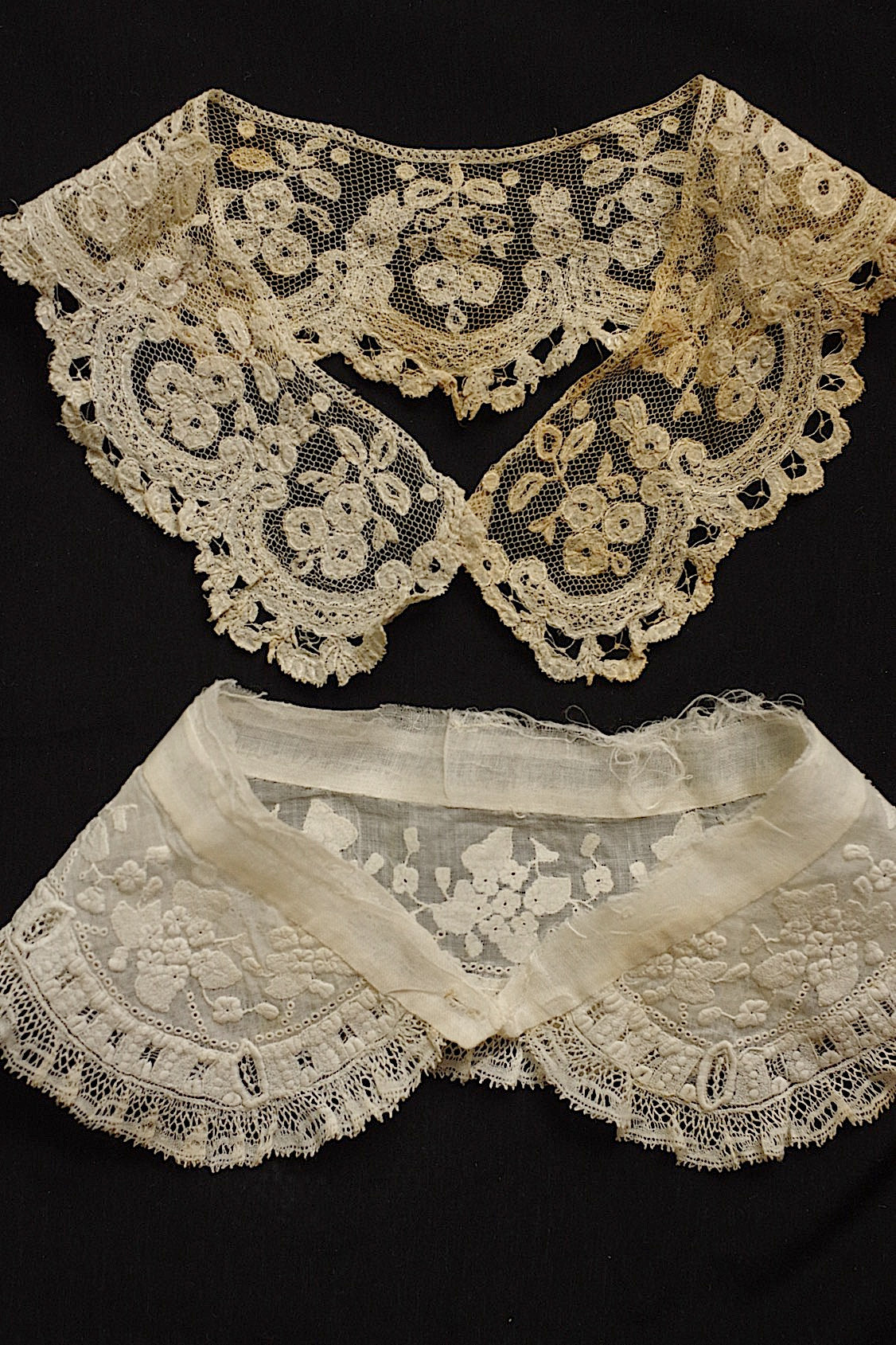 アンティークレース dentelle ancienne 刺繍小さな襟 2つ .FR a l'epoque