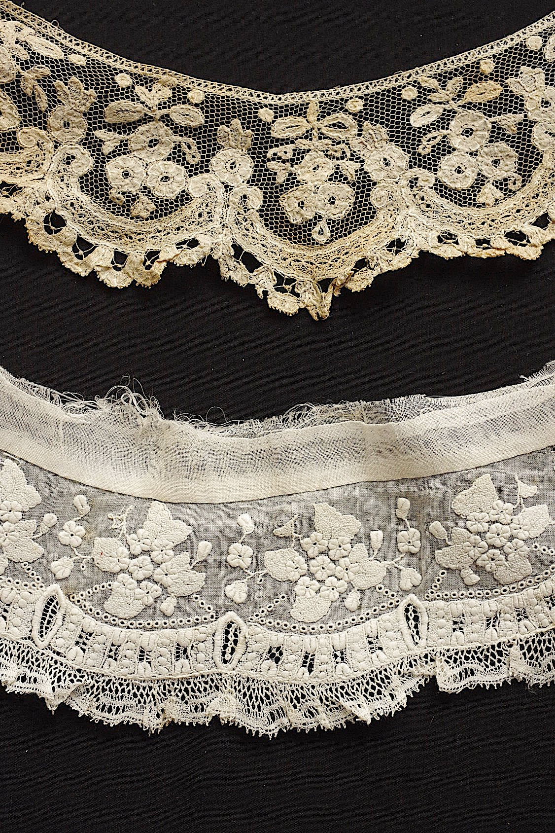 アンティークレース dentelle ancienne 刺繍小さな襟 2つ .FR a l'epoque