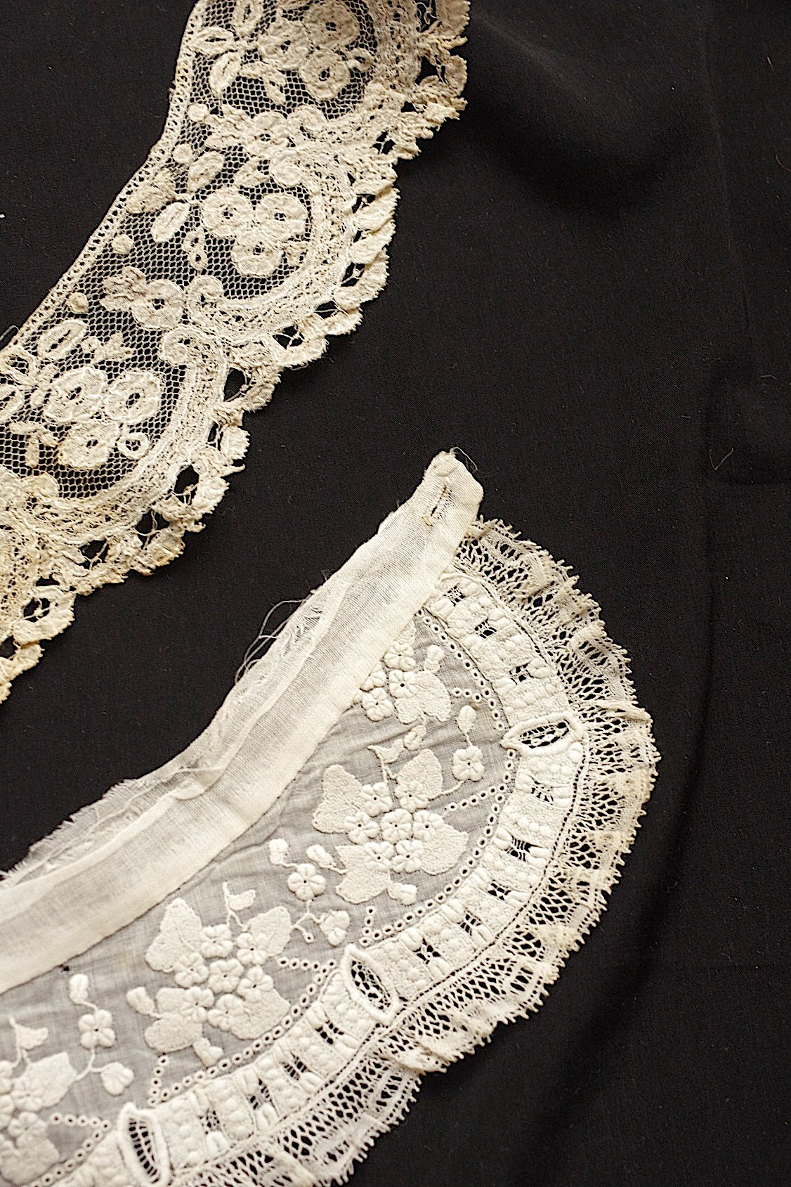 アンティークレース dentelle ancienne 刺繍小さな襟 2つ .FR a l'epoque