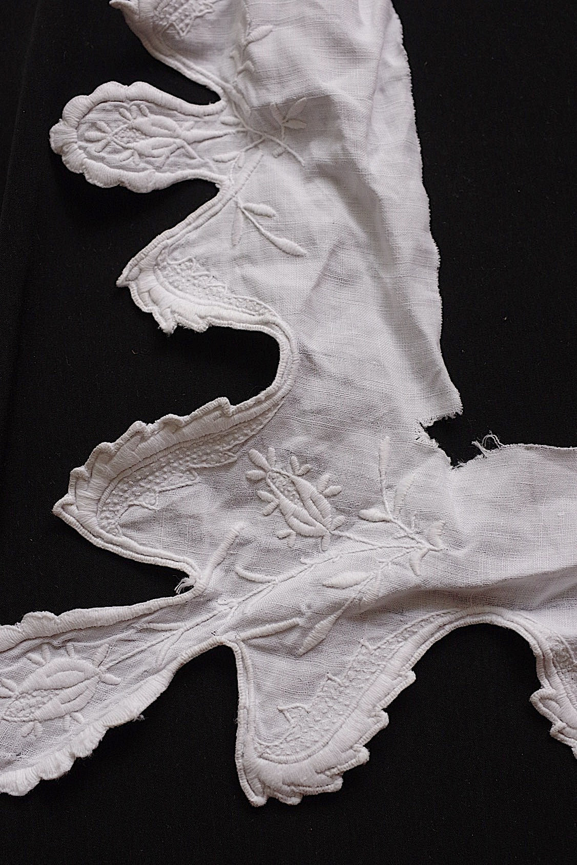 アンティークレース dentelle ancienne 刺繍テープ 回収品 .FR a l'epoque