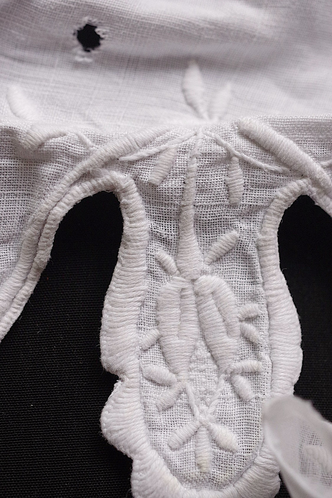 アンティークレース dentelle ancienne 刺繍テープ 回収品 .FR a l'epoque