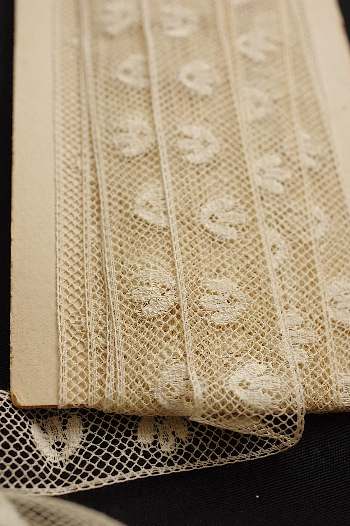 アンティークレース dentelle ancienne 635cm .FR a l'epoque
