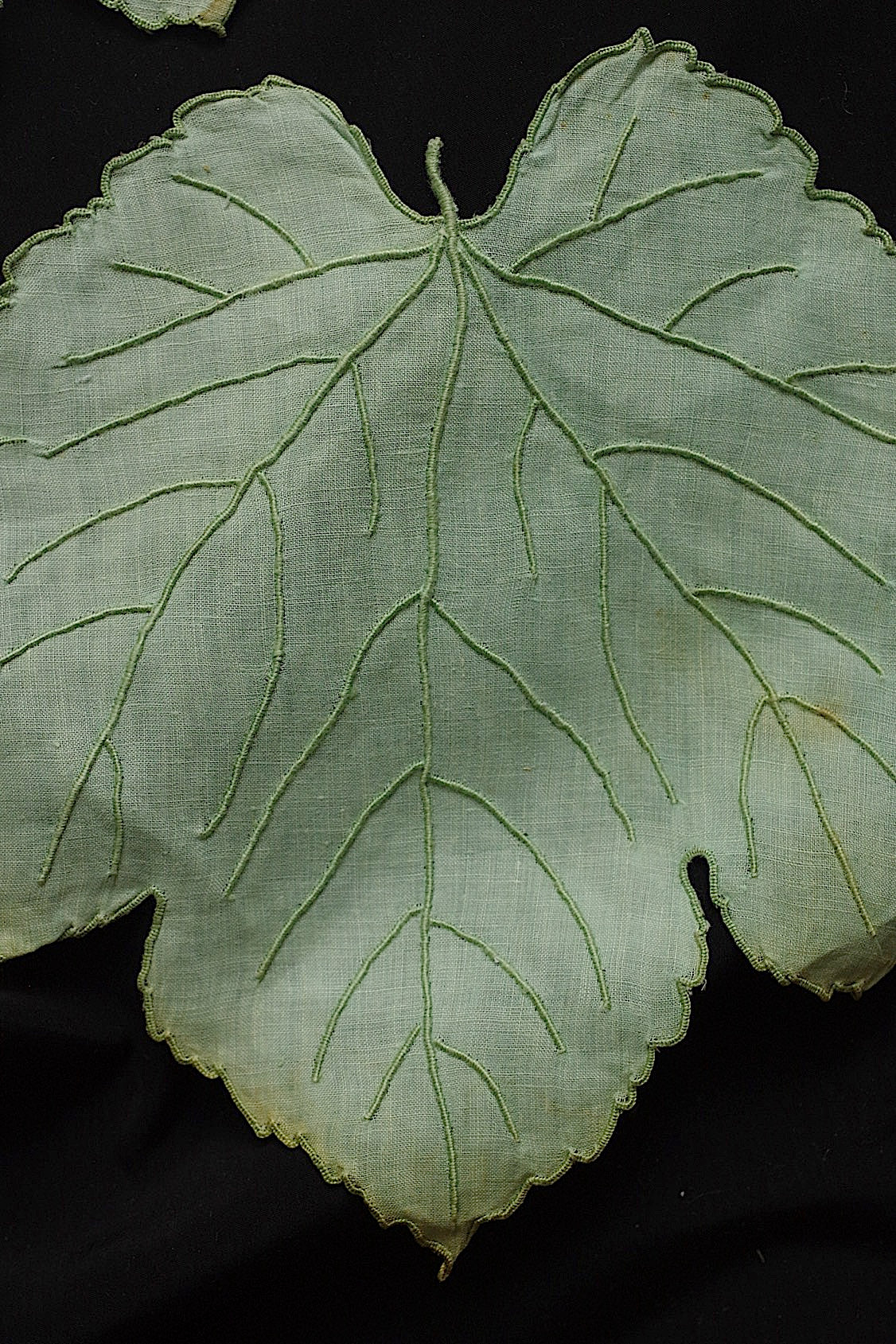 アンティークレース dentelle ancienne 葉っぱ napperon .FR a l'epoque