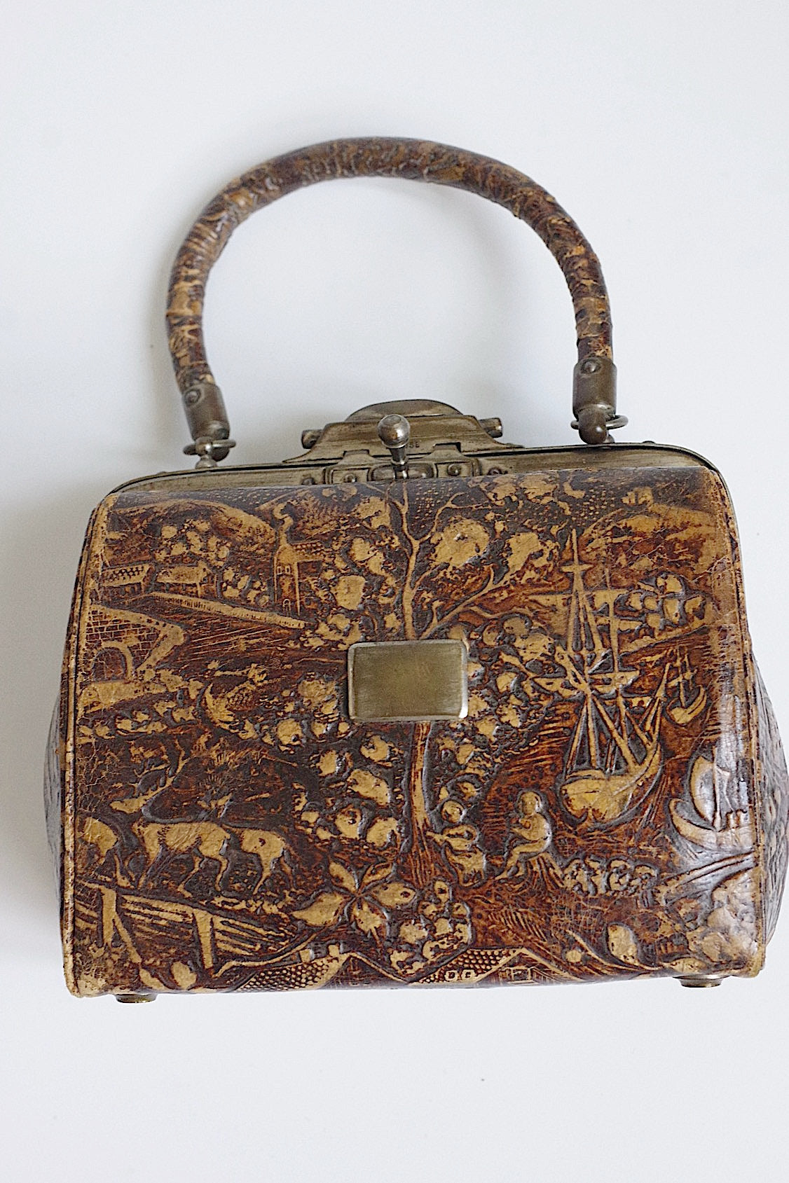 アンティークバッグ petit sac antique .FR a l'epoque