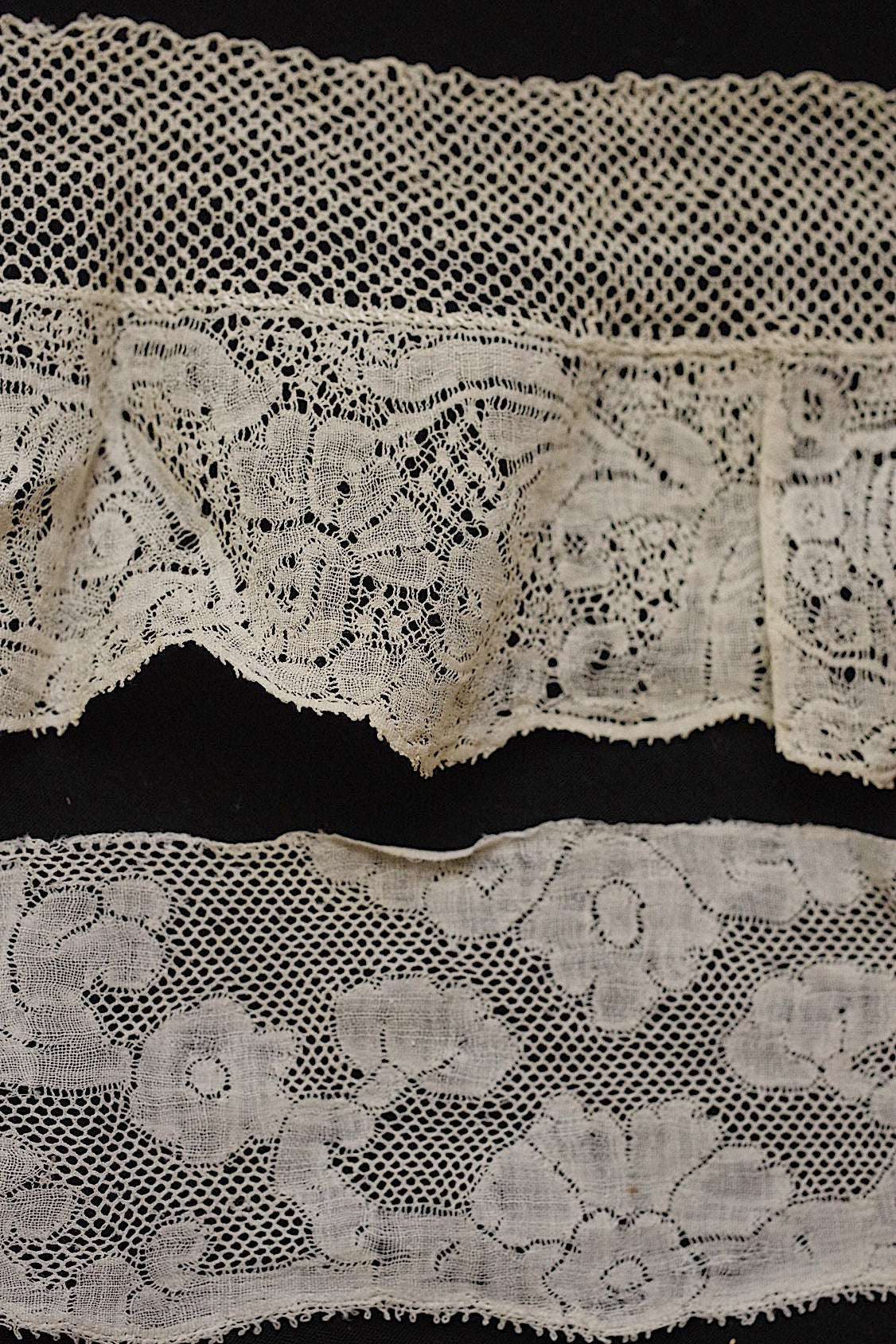 アンティークレース dentelle ancienne ヴァランシエンヌ2種 .FR a l'epoque
