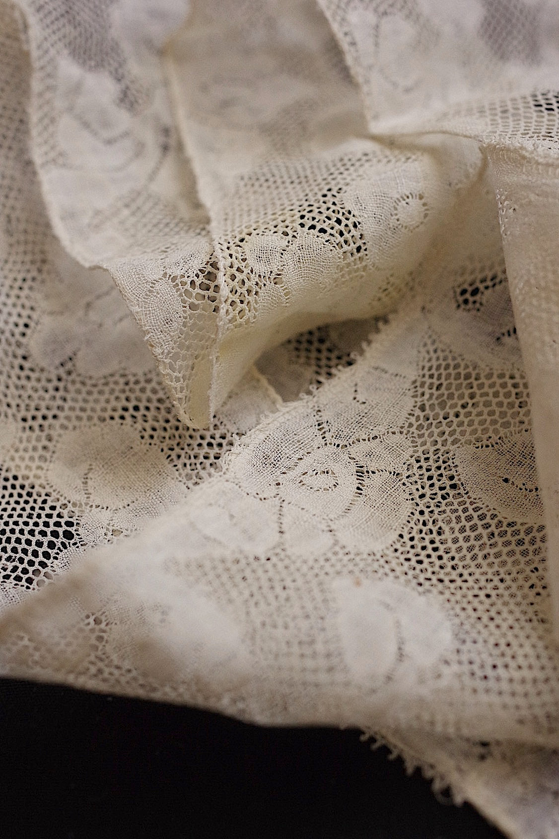 アンティークレース dentelle ancienne ヴァランシエンヌ2種 .FR a l'epoque