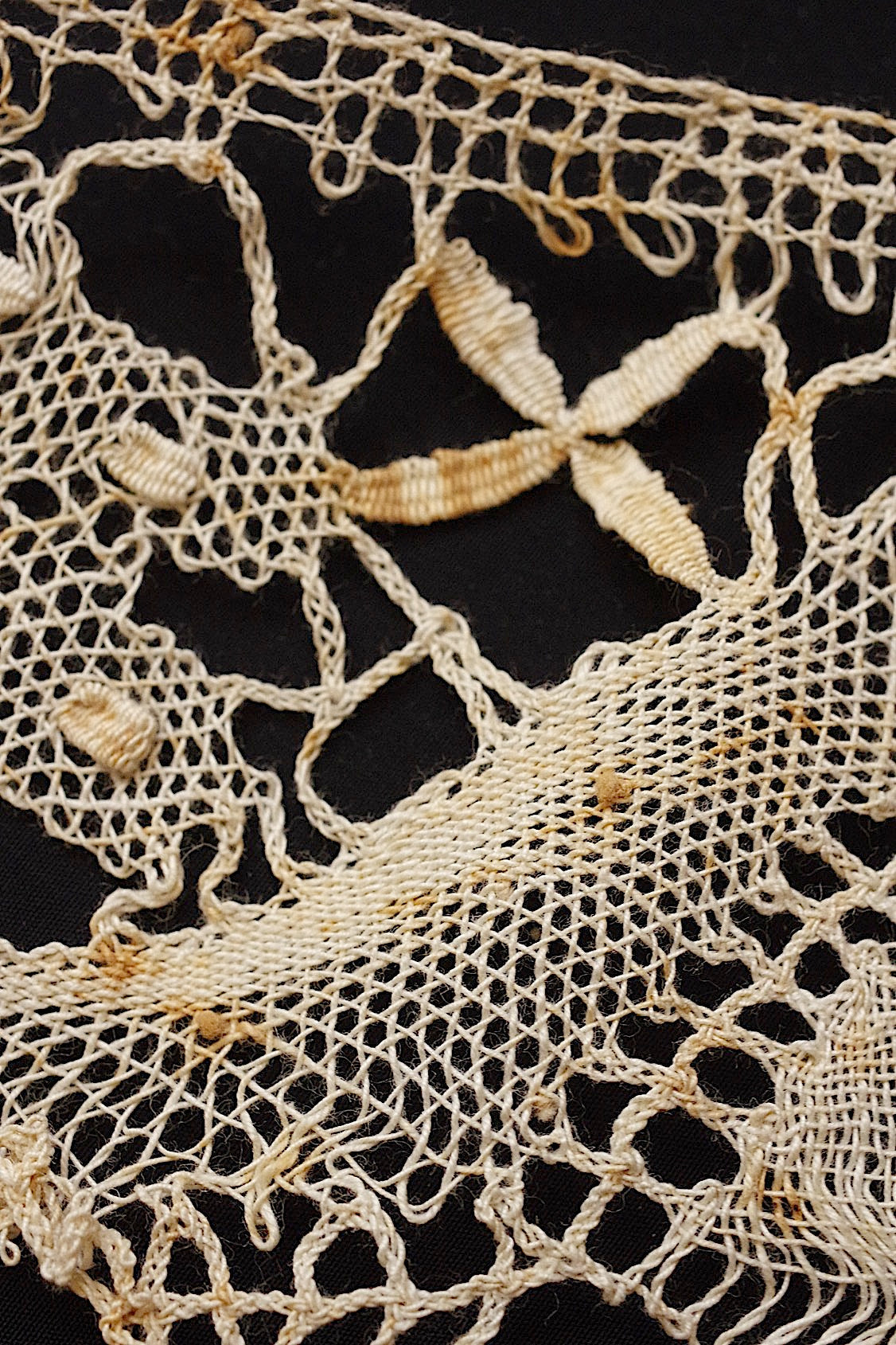 アンティークレース dentelle ancienne ボビンレース .FR a l'epoque