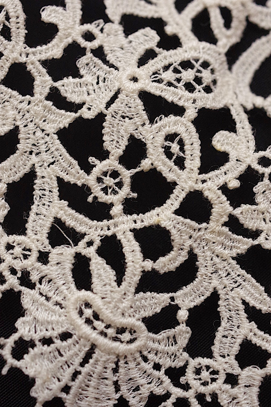 ヴィンテージレース dentelle vintage 180cm 300cm 幅違い .FR a l'epoque