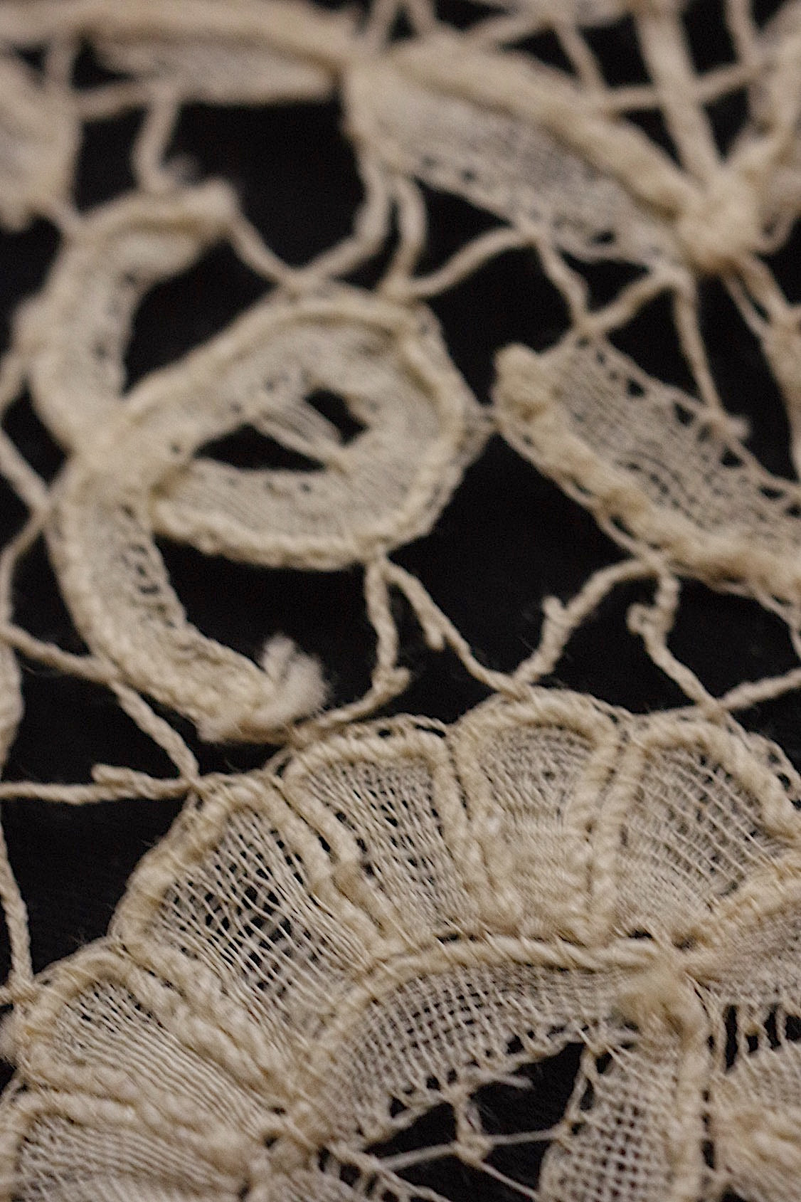 アンティークレース dentelle ancienne ホニトン 2 pieces .FR a l'epoque