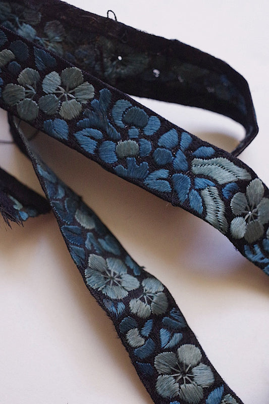 アンティーク刺繍 ruban antique 刺繍リボン .FR a l'epoque