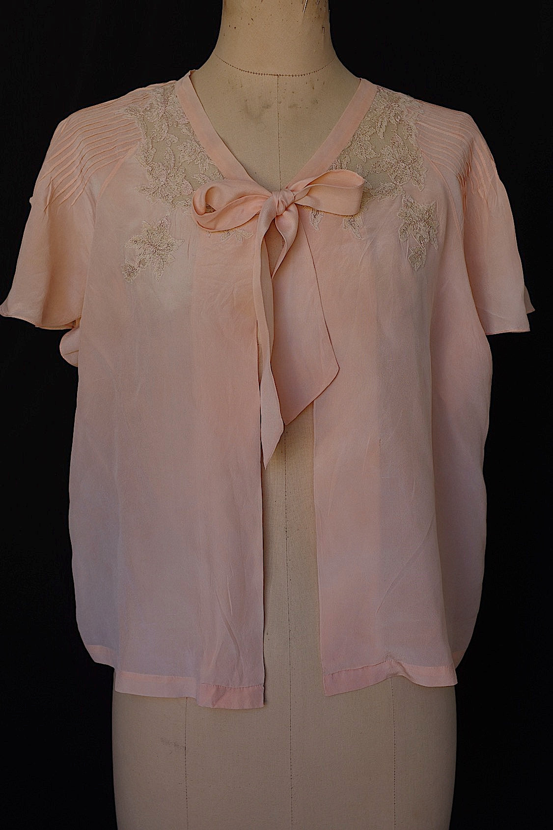 アンティークランジェリー vêtement antique レーストップ2 .FR a l'epoque