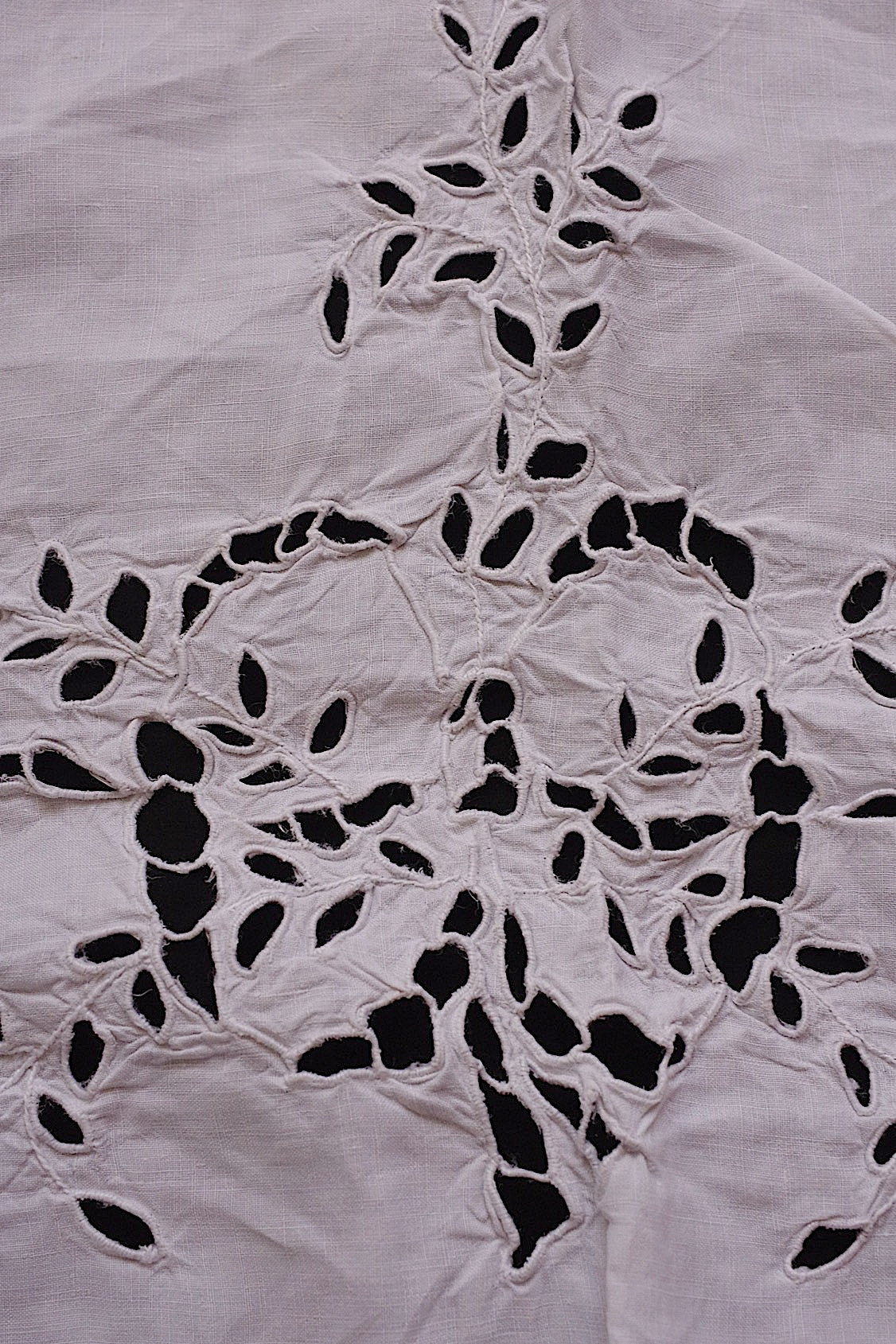 アンティーククロス linge de maison 刺繍リネンクロス .FR a l'epoque