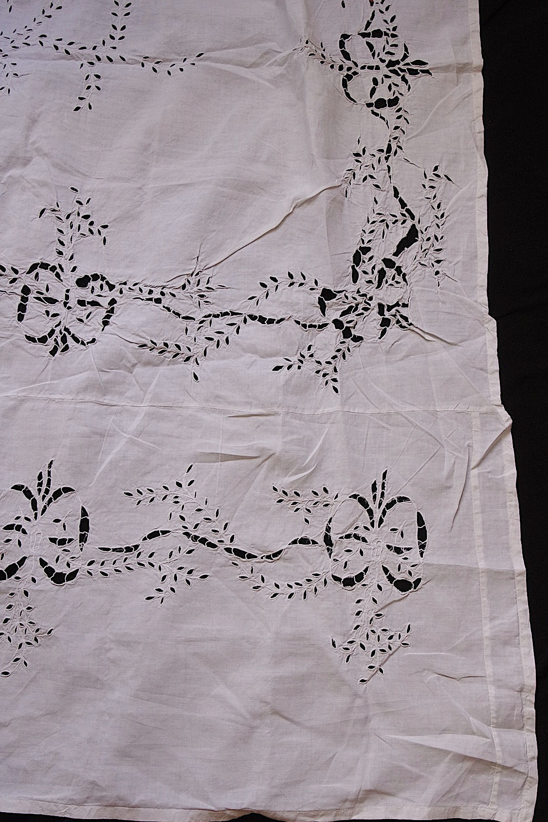 アンティーククロス linge de maison 刺繍リネンクロス .FR a l'epoque