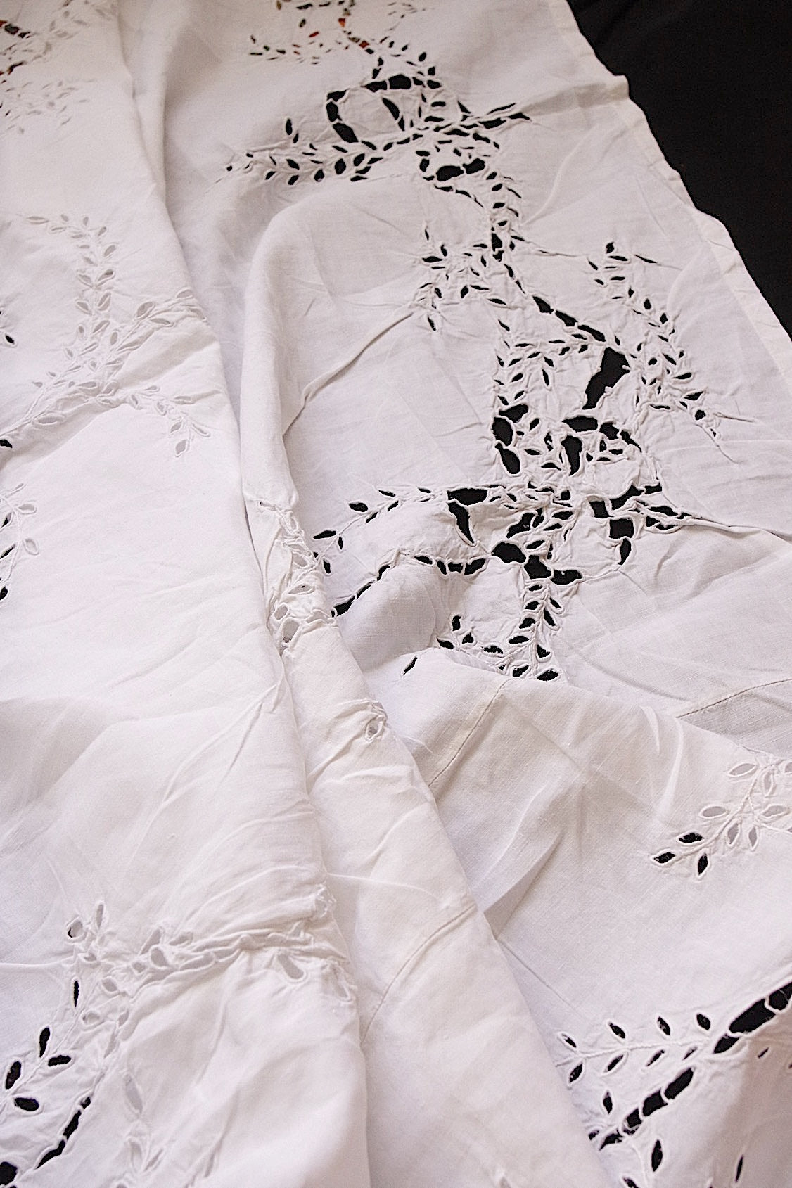 アンティーククロス linge de maison 刺繍リネンクロス .FR a l'epoque