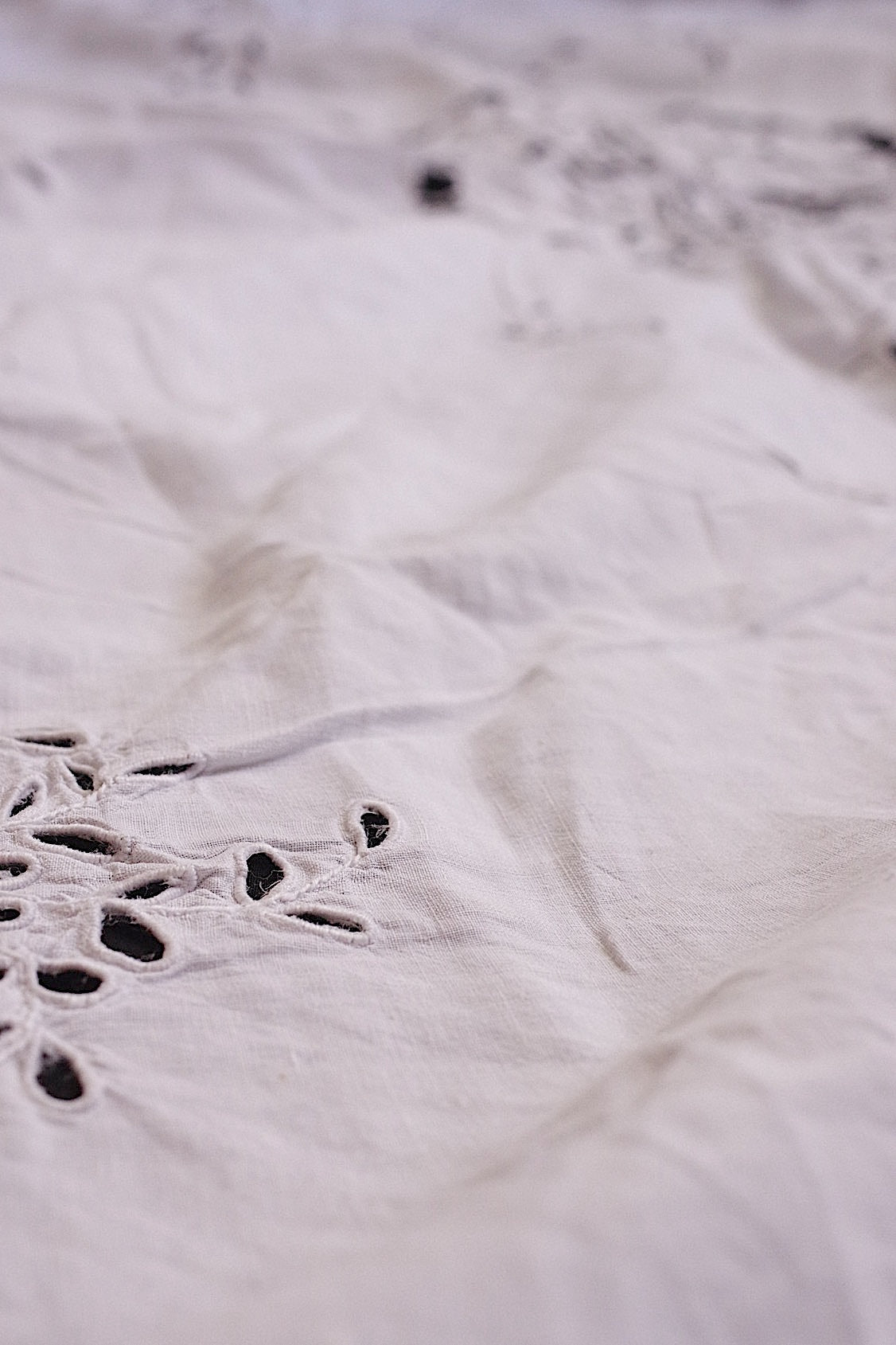 アンティーククロス linge de maison 刺繍リネンクロス .FR a l'epoque