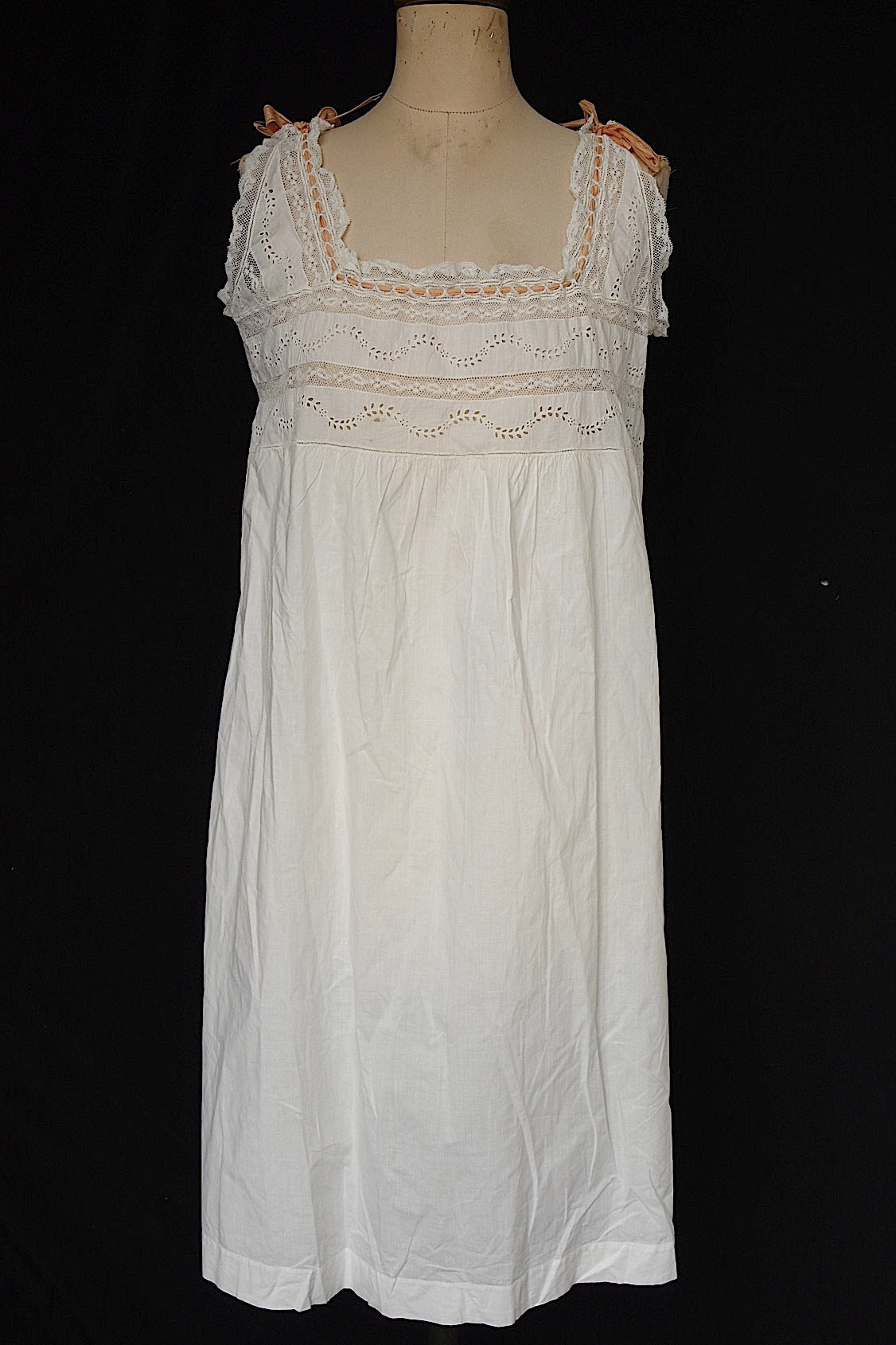 アンティークコットンワンピース vêtement antique robe de chambre 1 .FR a l'epoque