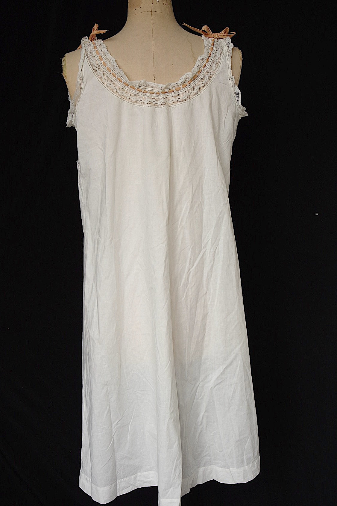 アンティークコットンワンピース vêtement antique robe de chambre 1 .FR a l'epoque