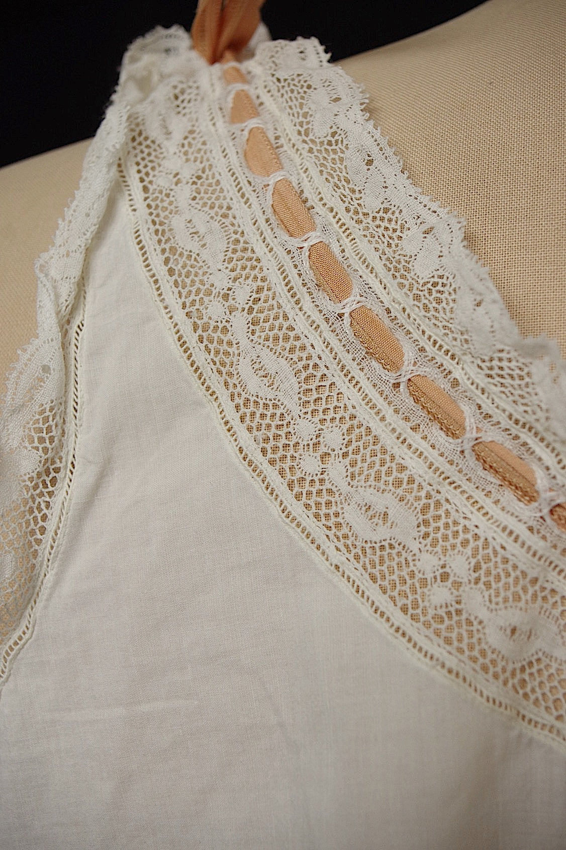 アンティークコットンワンピース vêtement antique robe de chambre 1 .FR a l'epoque