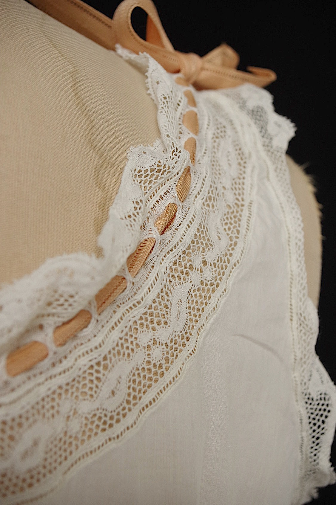 アンティークコットンワンピース vêtement antique robe de chambre 1 .FR a l'epoque