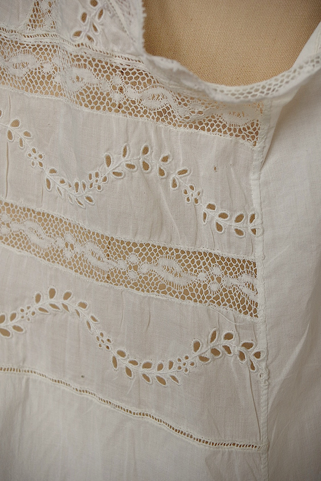 アンティークコットンワンピース vêtement antique robe de chambre 1 .FR a l'epoque