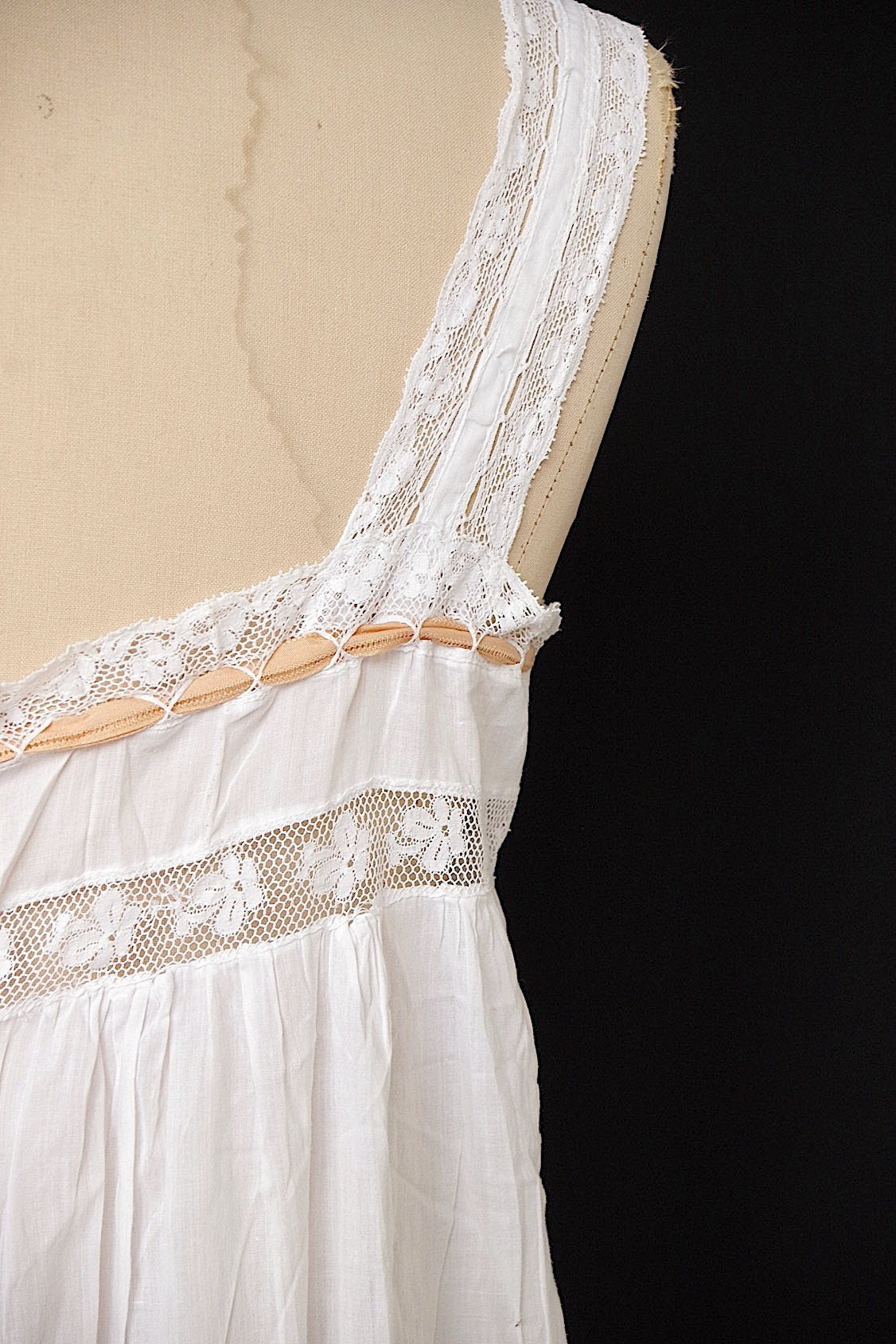 アンティークコットンワンピース vêtement antique robe de chambre 3 .FR a l'epoque