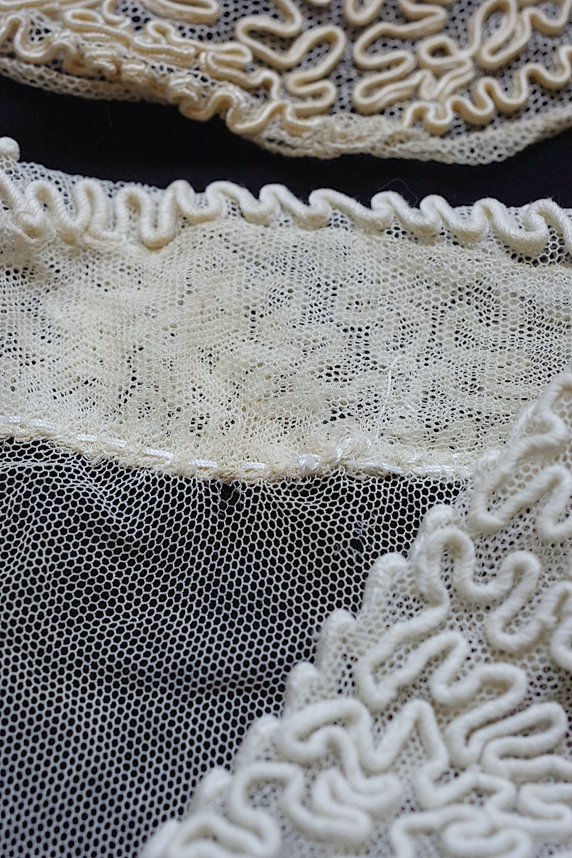 アンティークレース/dentelle ancien/antique lace/プラストロン+襟型 .FR a l'epoque