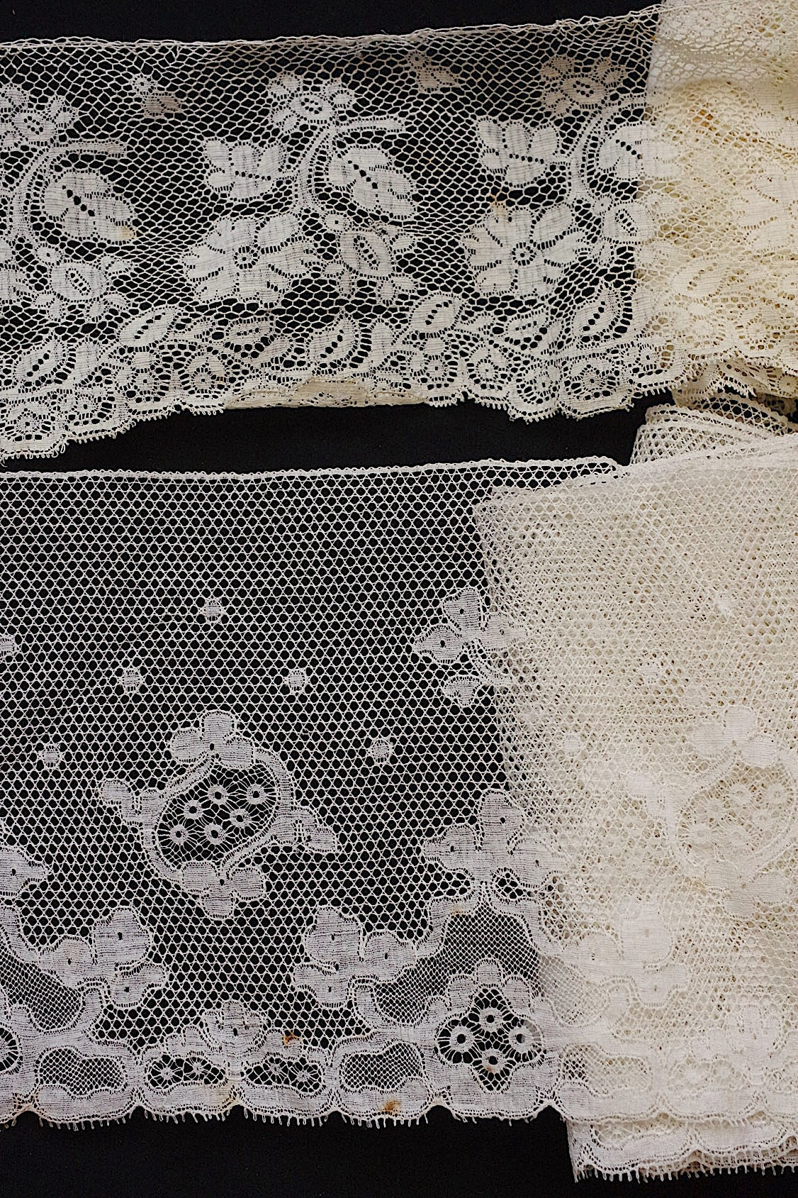 アンティークレース/dentelle ancien/antique lace/220cm 190cm .FR a l'epoque