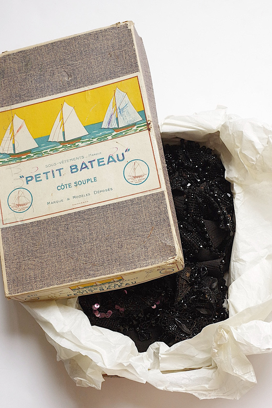 アンティークビーズ箱入り/ruban perl ancienne/素材用 .FR a l'epoque