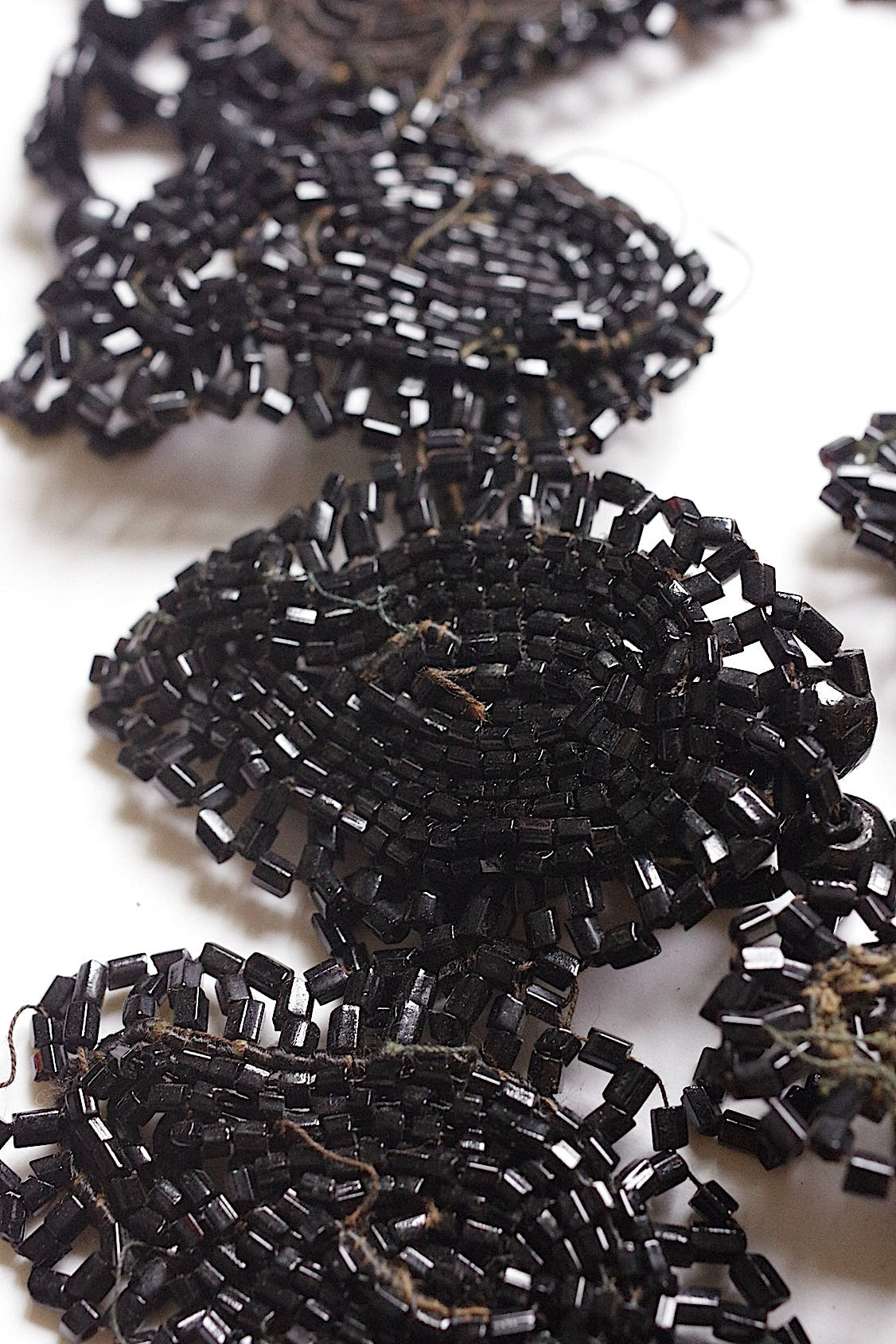 アンティークビーズ箱入り/ruban perl ancienne/素材用 .FR a l'epoque